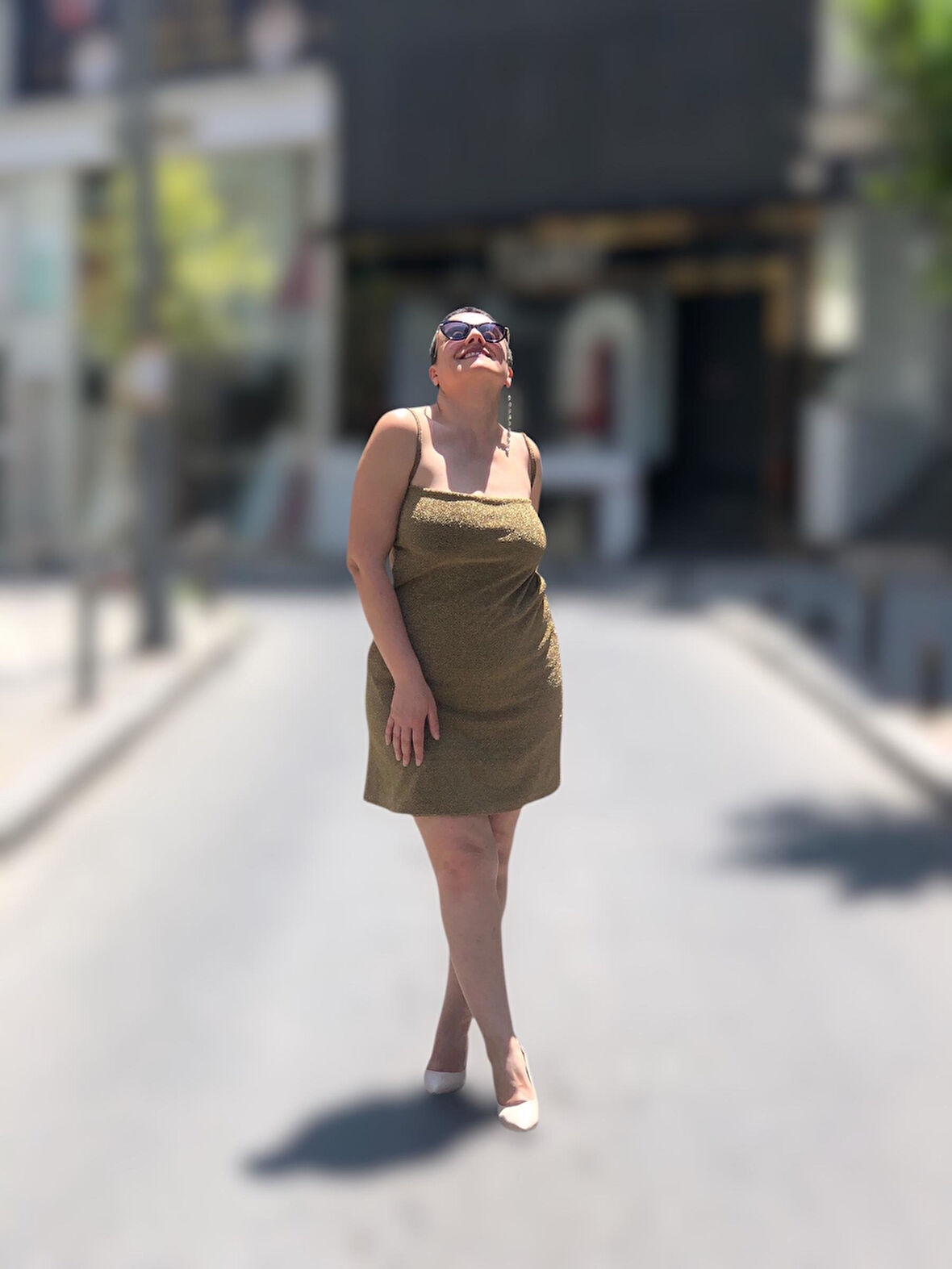 SİM GÖRÜNÜMLÜ DEGAJE YAKA SIRT BAĞLAMALI MİNİ ABİYE