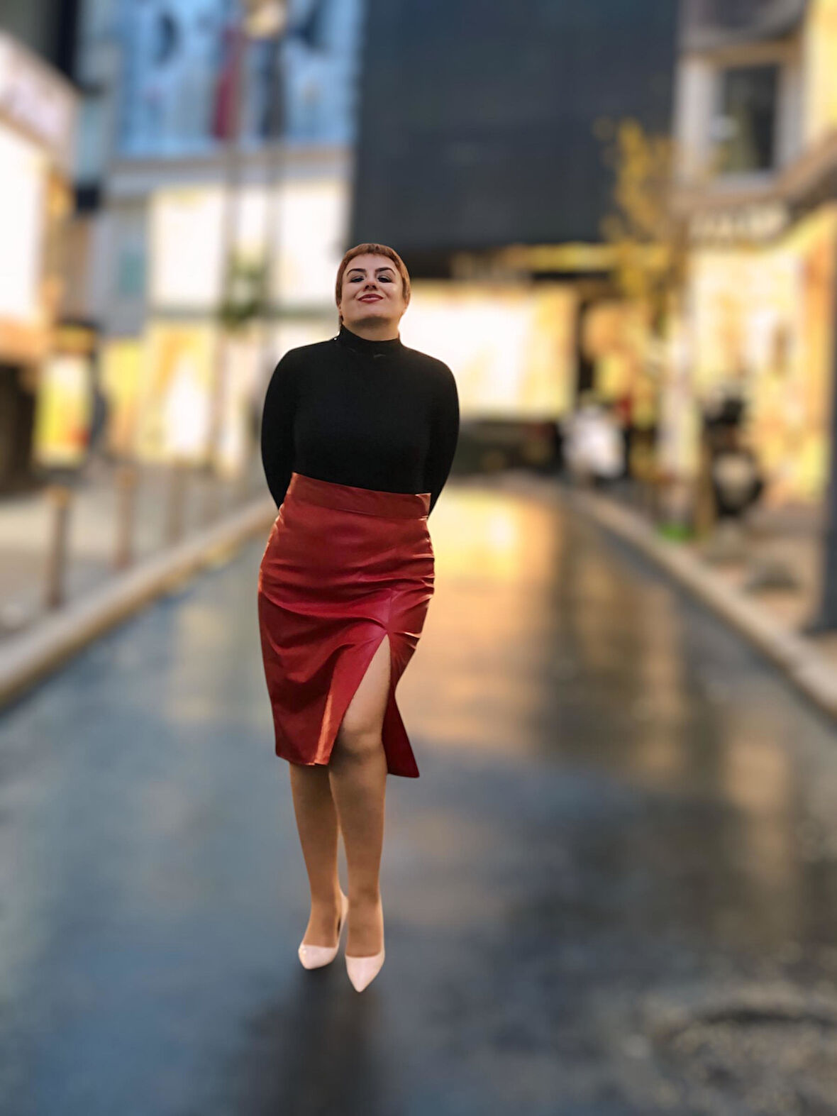 ÖNDEN YIRTMAÇLI DERİ ETEK