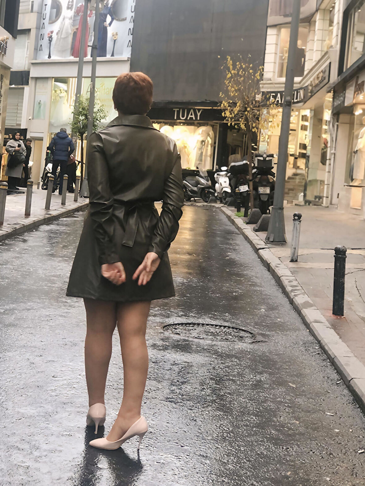 Gömlek yaka uzun kol deri elbise