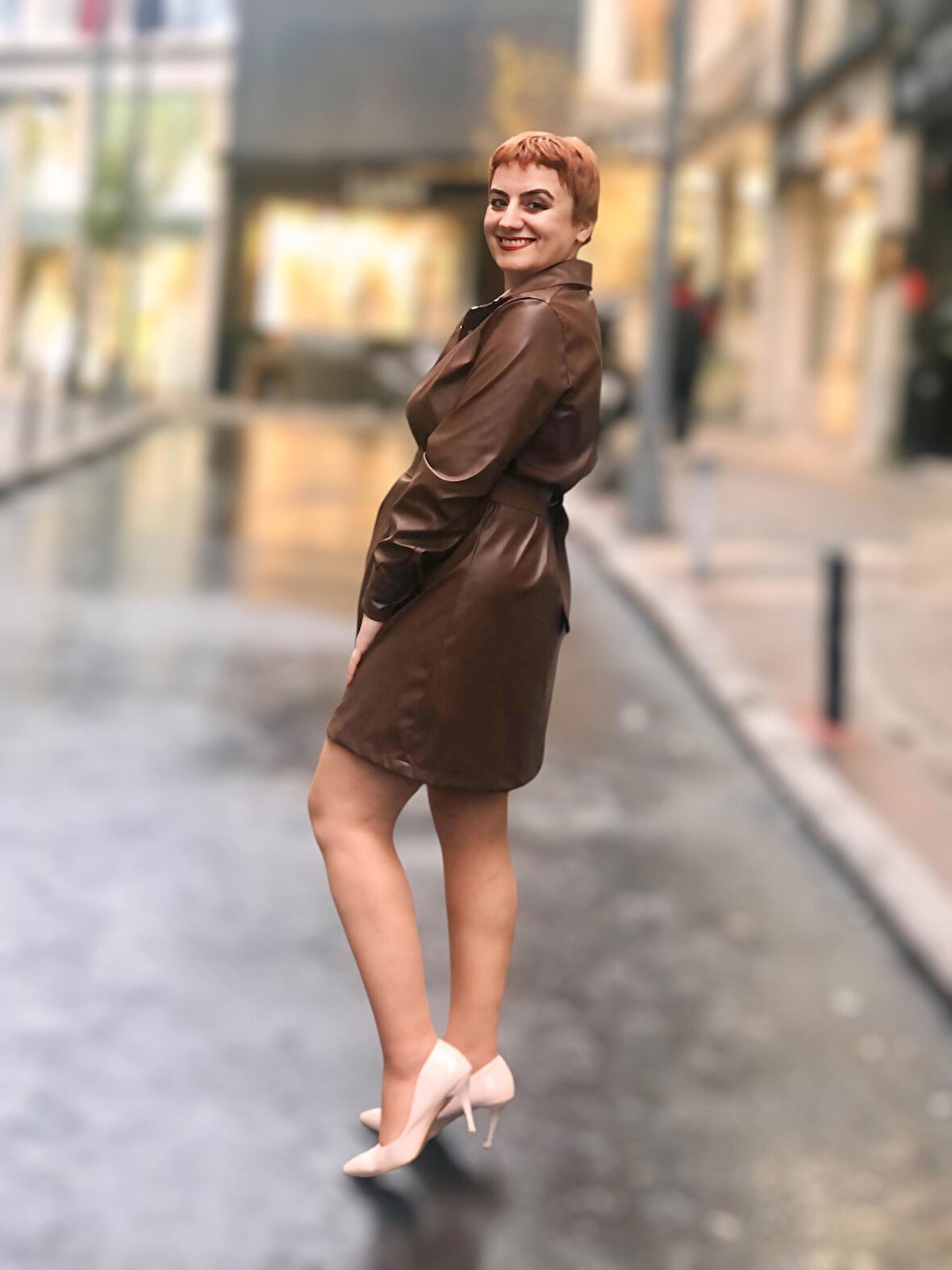 Gömlek yaka uzun kol deri elbise