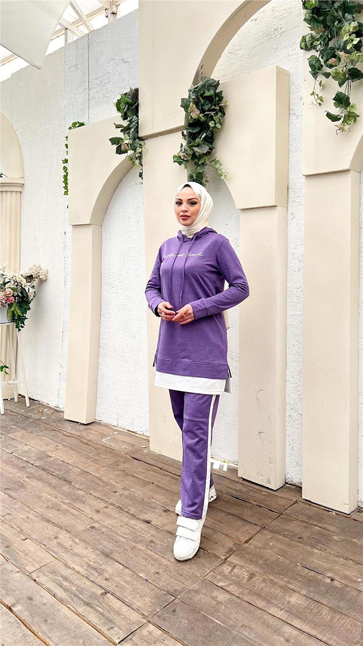 Yazı Baskılı Garni Detaylı Kapşonlu Kısa Sweat Pantolon İkili Tesettür Eşofman Takımı - 03080 - Koyu Lila