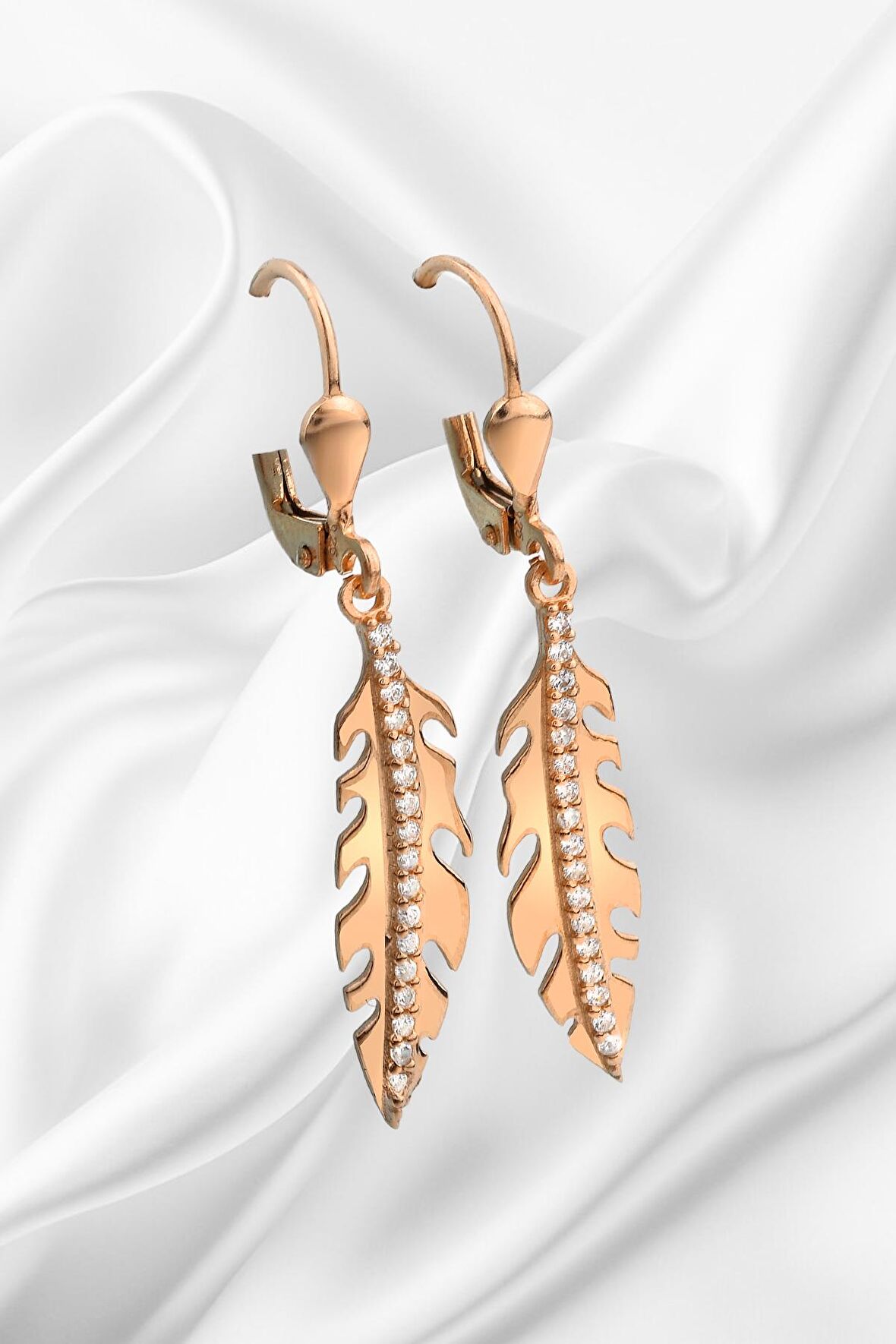 Gümüş  Yaprak Model Zirkon Sıra Taşlı Sallantılı Rose  Küpe