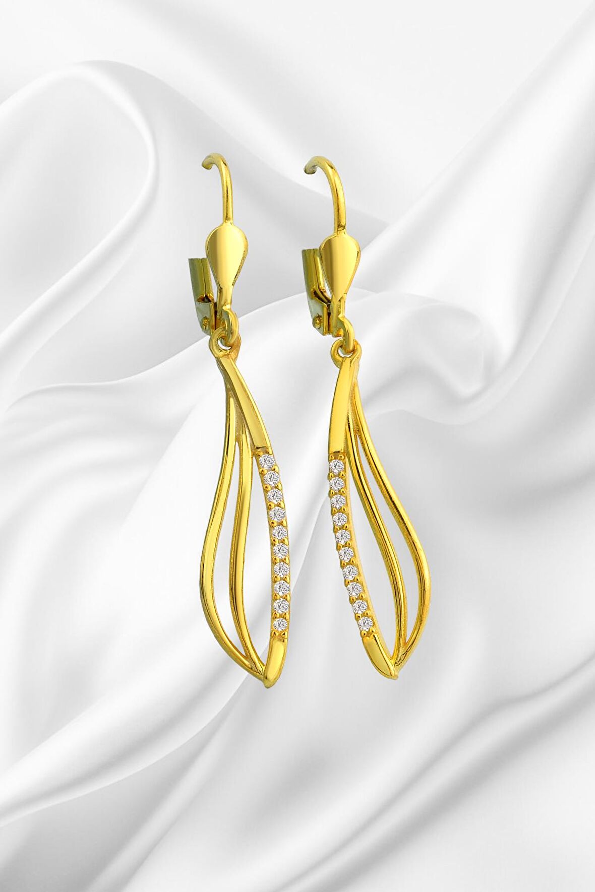 Gümüş  Yelken Model Zirkon Sıra Taşlı Sallantılı Gold  Küpe