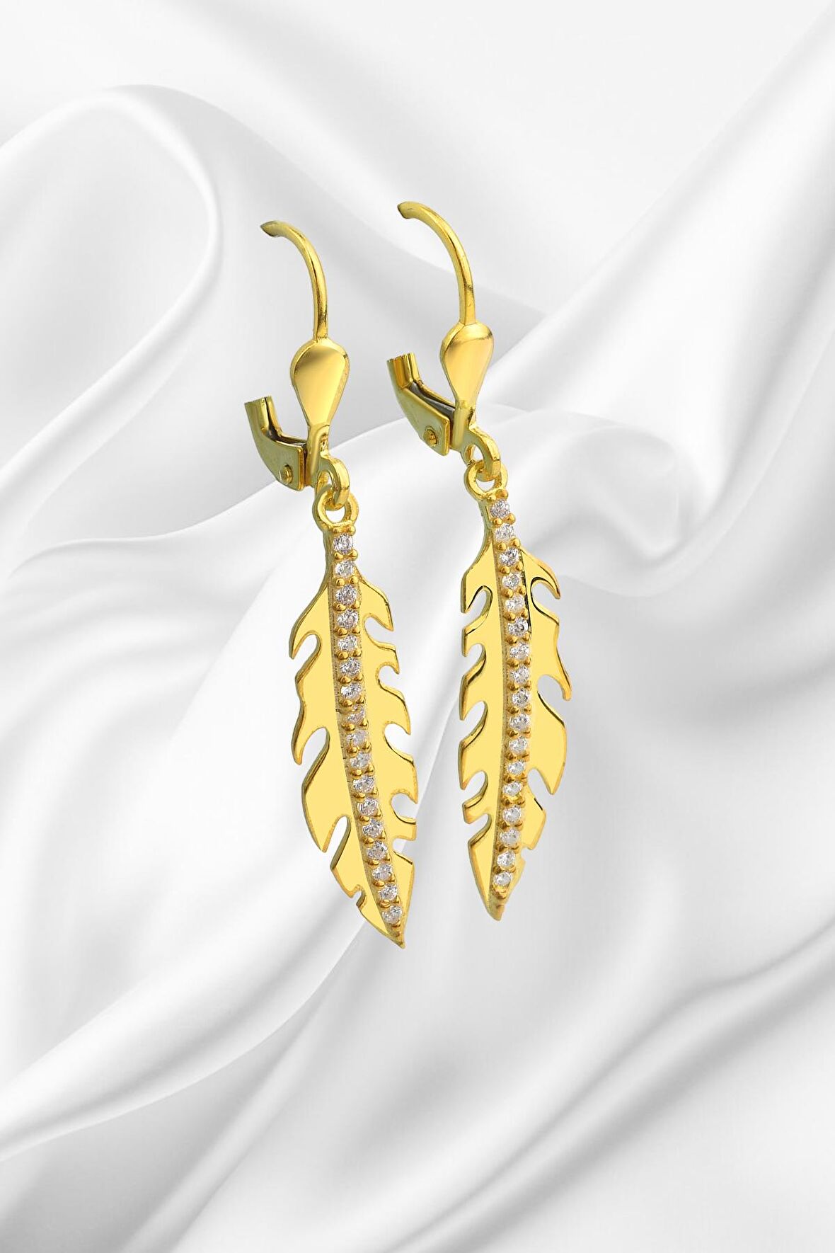 Gümüş Yaprak Model Zirkon Sıra Taşlı Sallantılı Gold  Küpe
