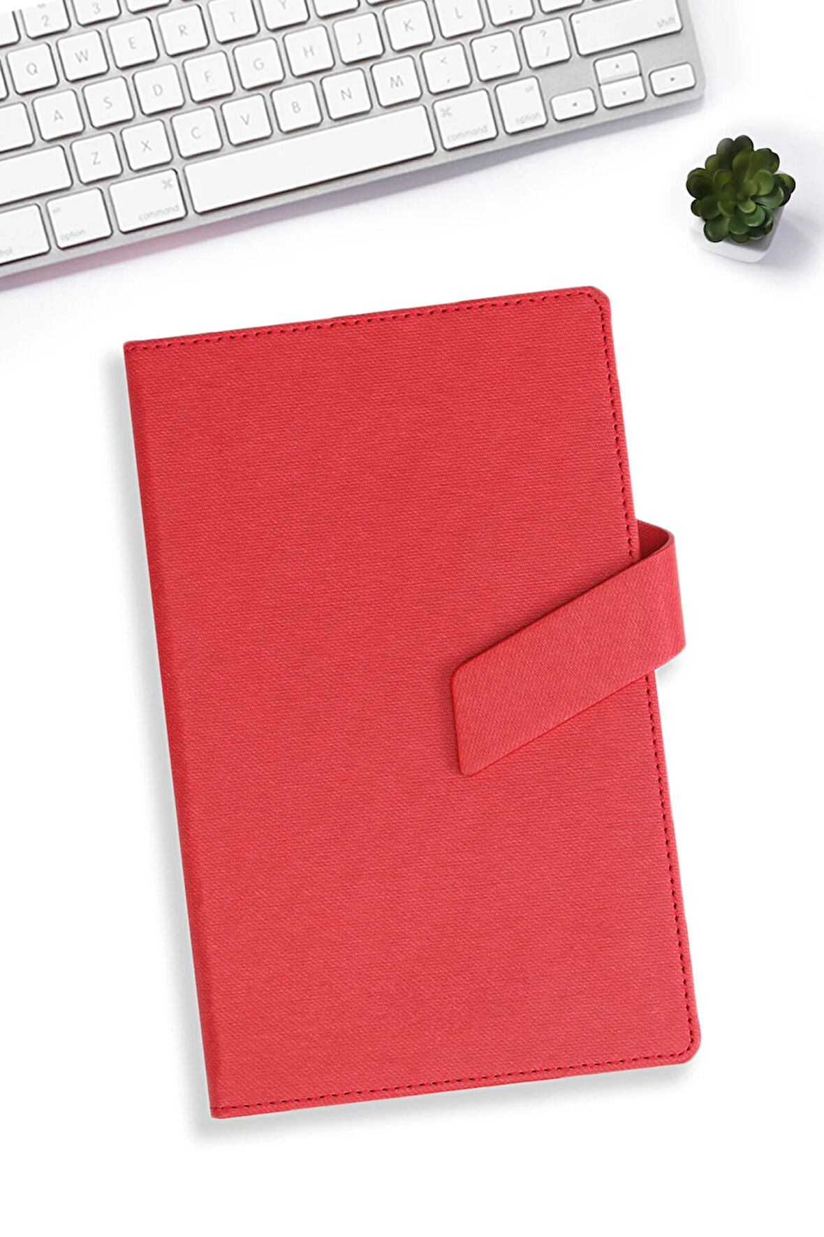 Çizgili Kırmızı Mıknatıslı Defter