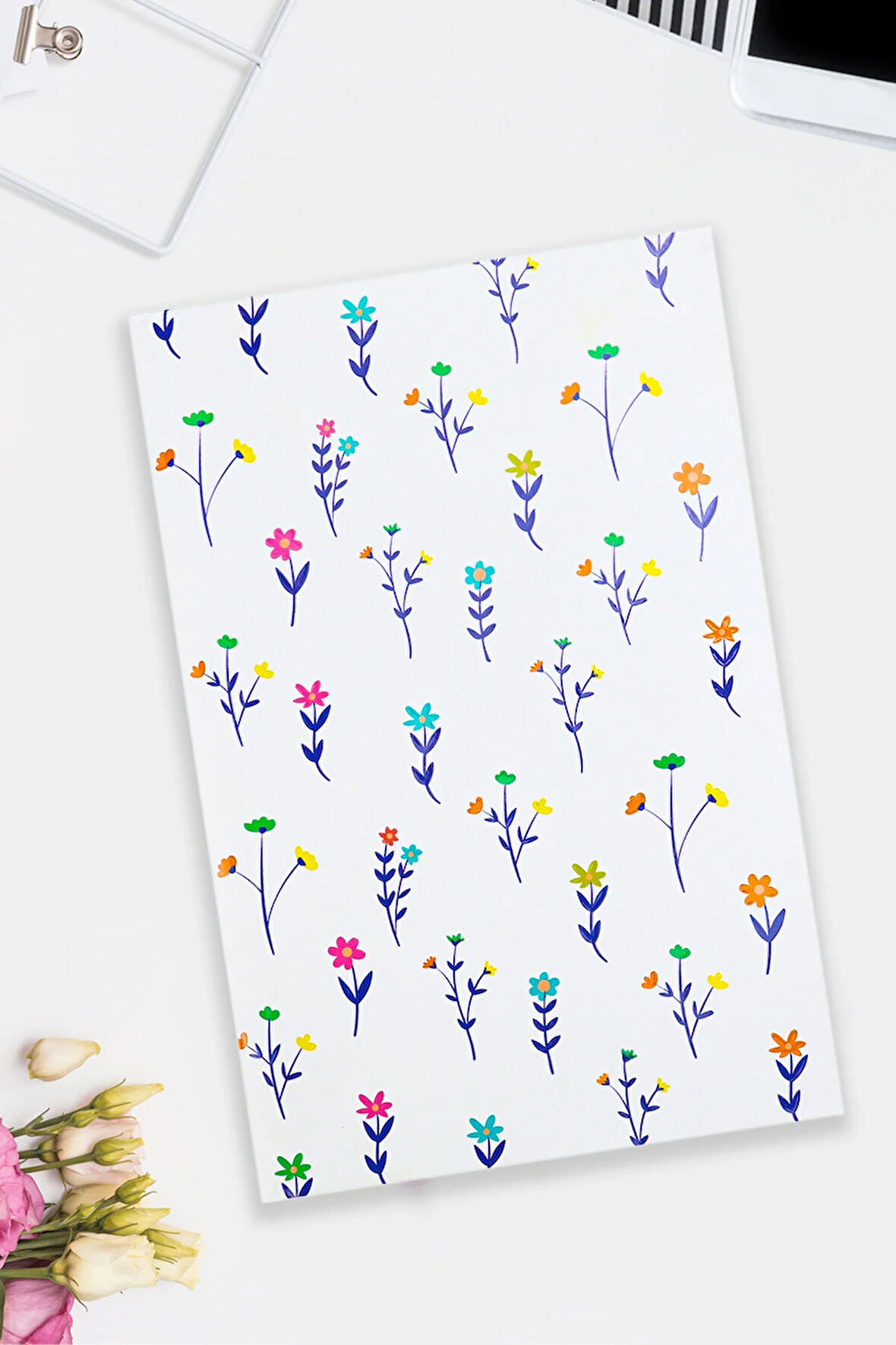 Çiçekli Beyaz Tasarım Defter