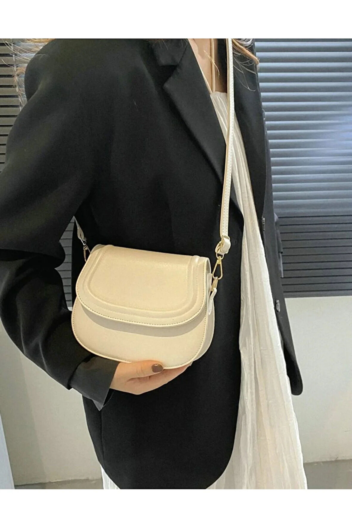 Retro mila çapraz askılı omuz çantası