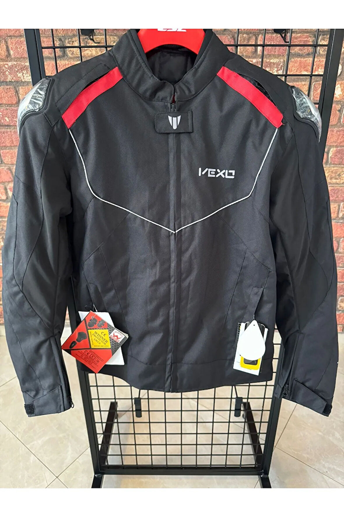 AXION H20 MONT SİYAH-KIRMIZI