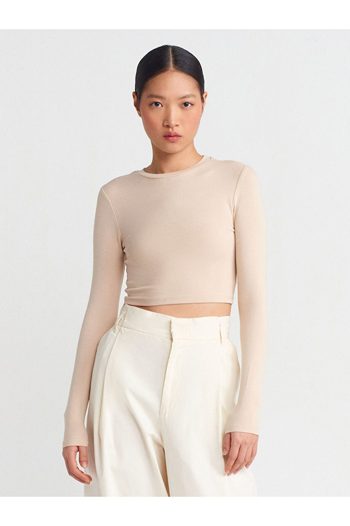 Dilvin Kadın Uzun Kollu Crop Top Açık Bej Bluz - 31236 