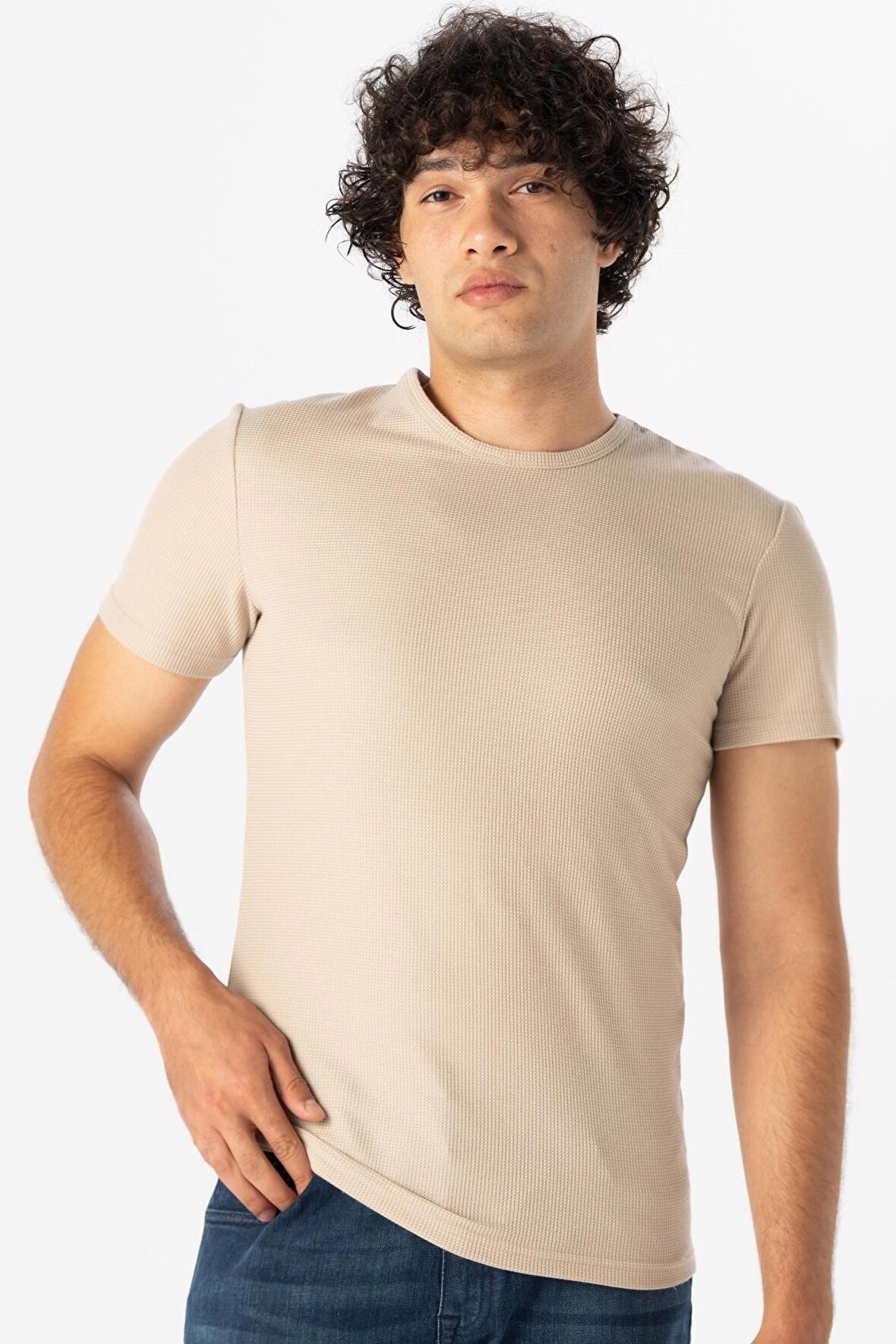 Süvari O Yaka Slim Kalıp Armürlü Tişört