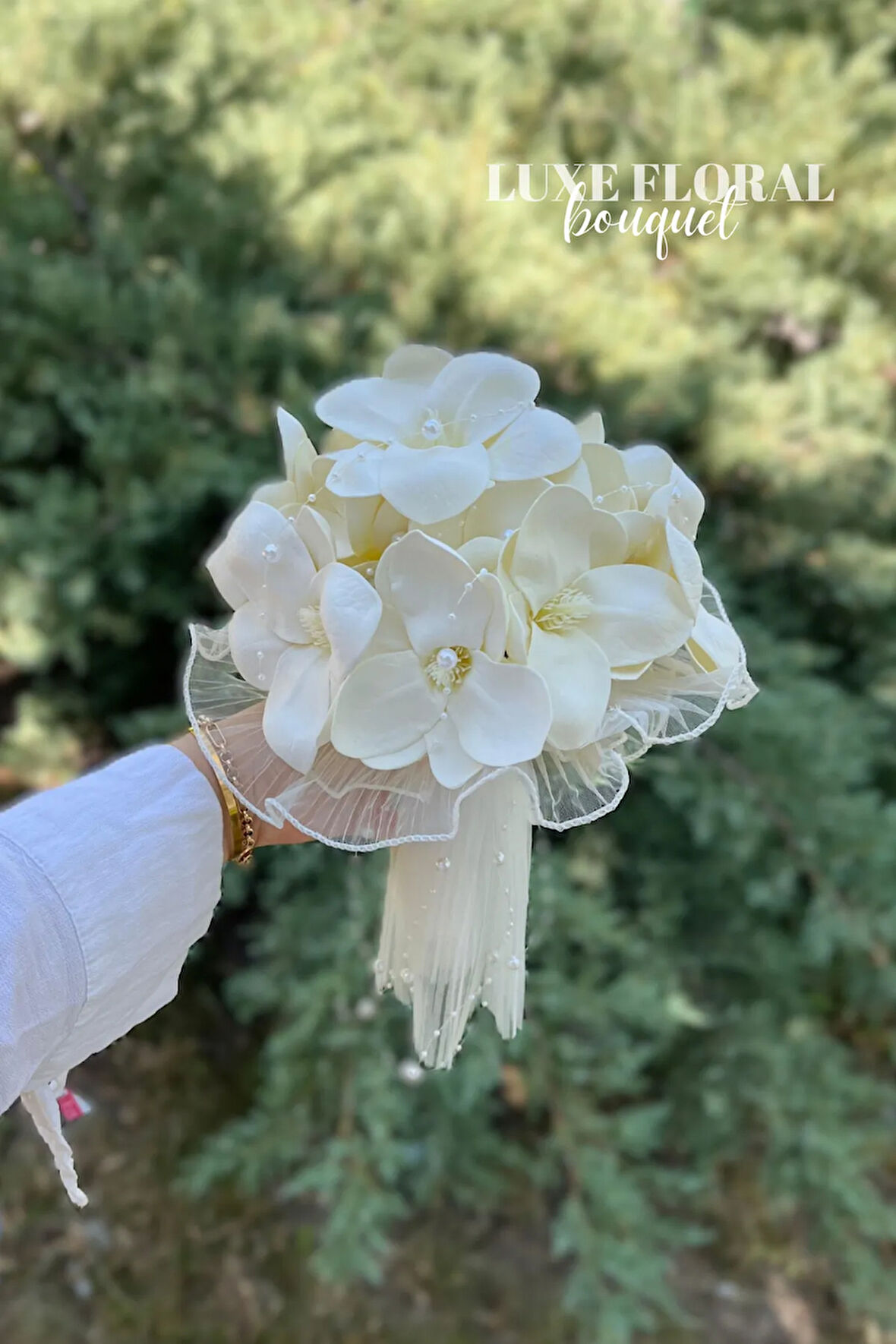 Ivory Grace-Dantel İnci Detaylı Yapay Gelin Buketi Manolya Aranjmanı Söz, Nişan, Düğün Çiçek Buketi