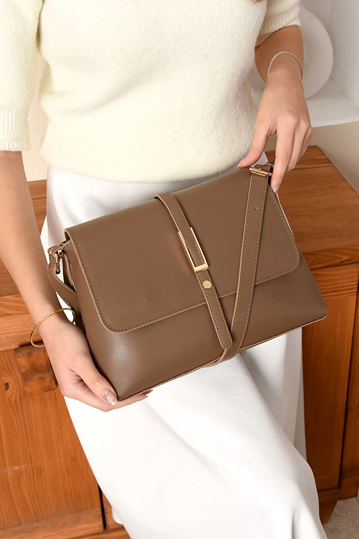 Kadın Şık Tasarımlı Çapraz Askılı Kaliteli Çanta