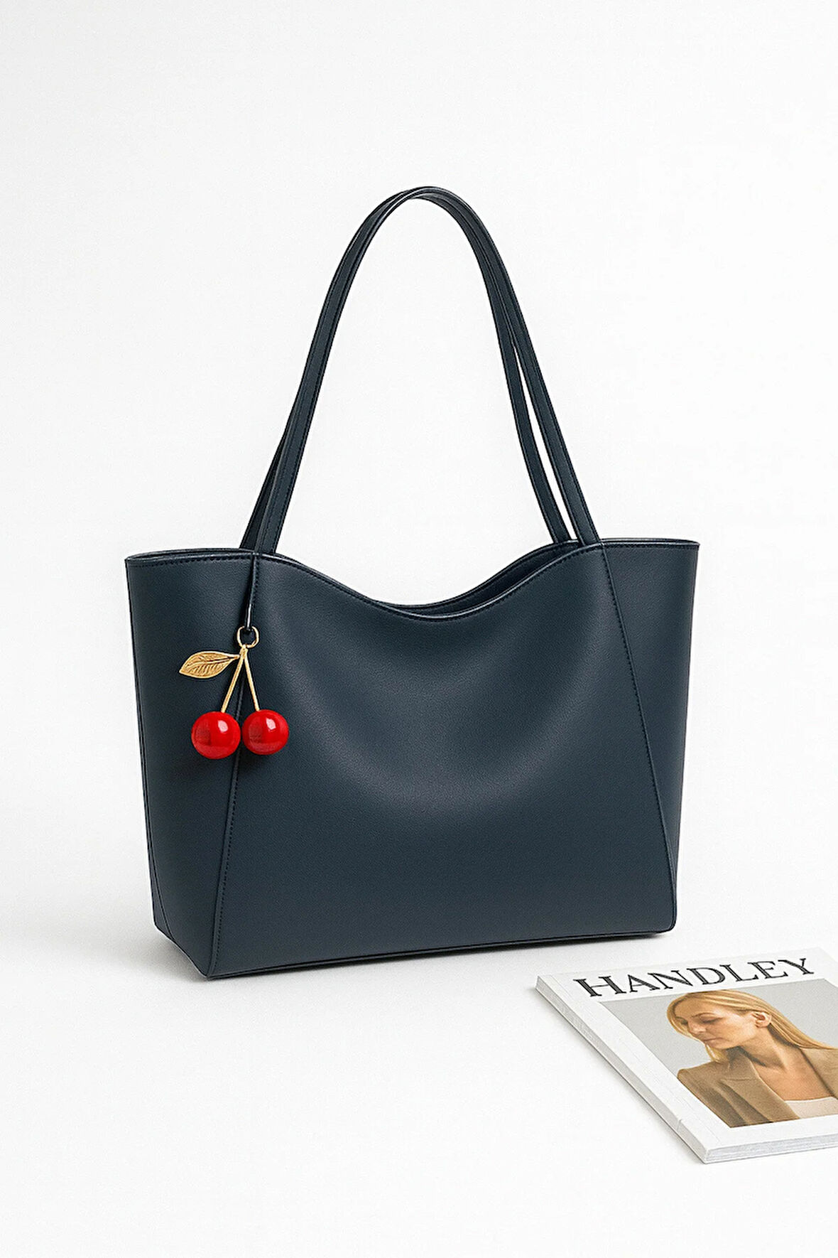 Kiraz Detaylı Omuz Çantası