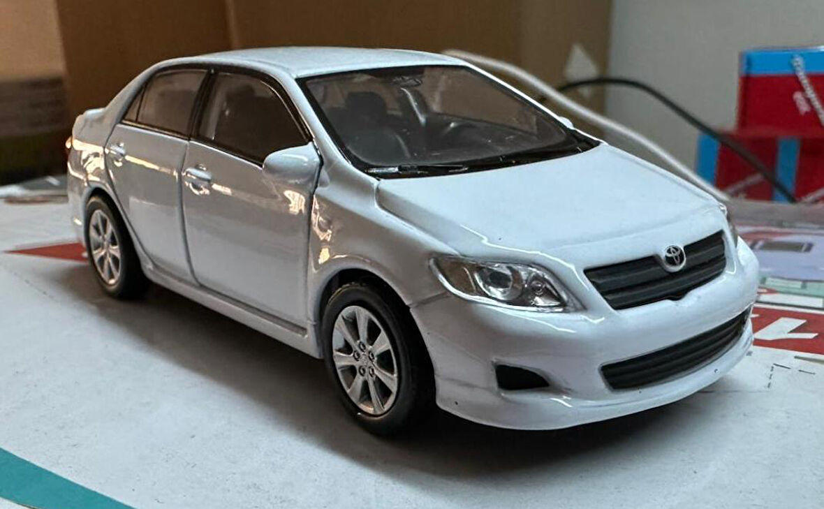 Oyuncak Metal Model Araba 1/36 Çek Bırak 2009 Toyota Corolla Beyaz