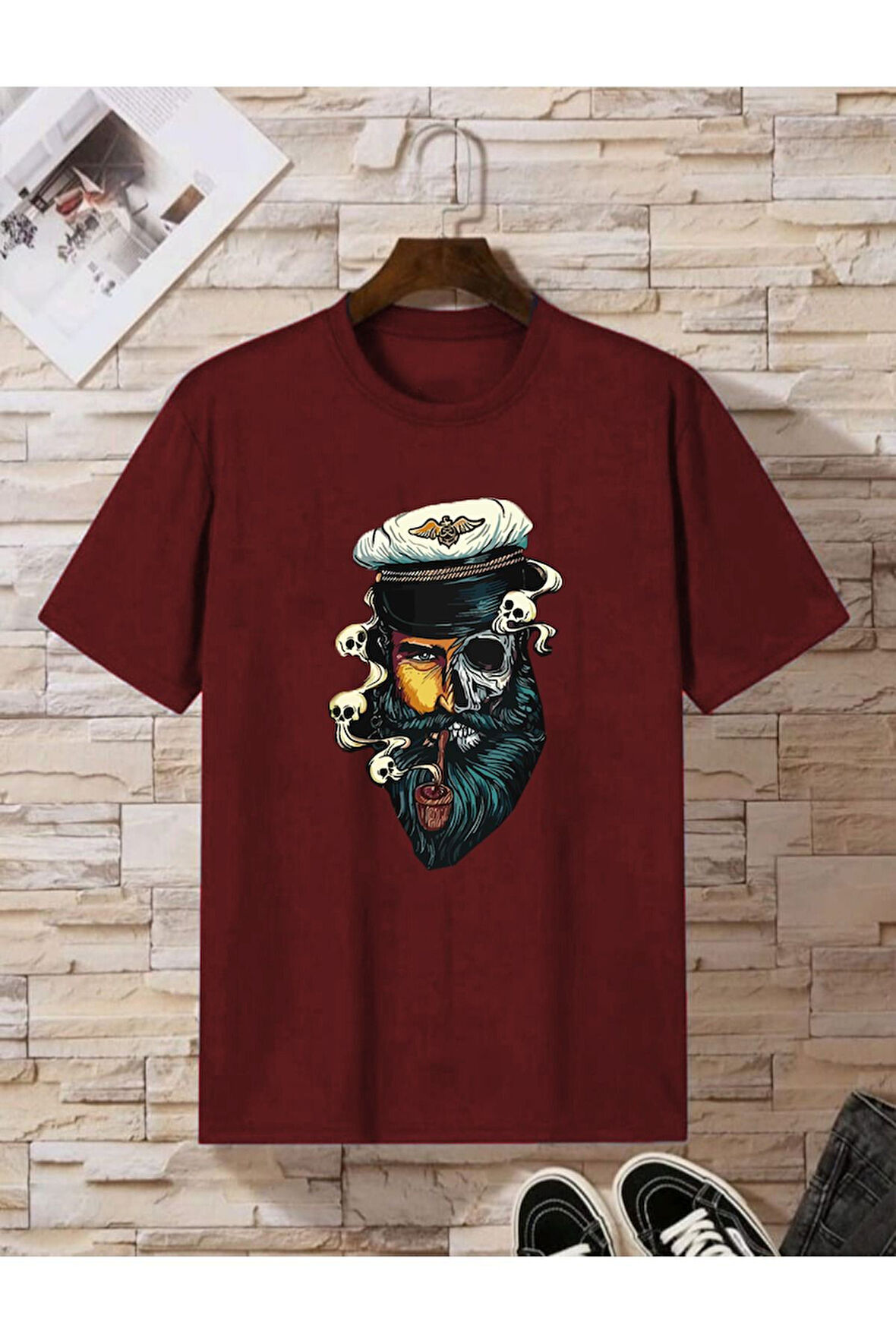 Unisex Siyah pipo Içen Denizci Kaptan Illustrasyon- Vip Tasarım Tshirt
