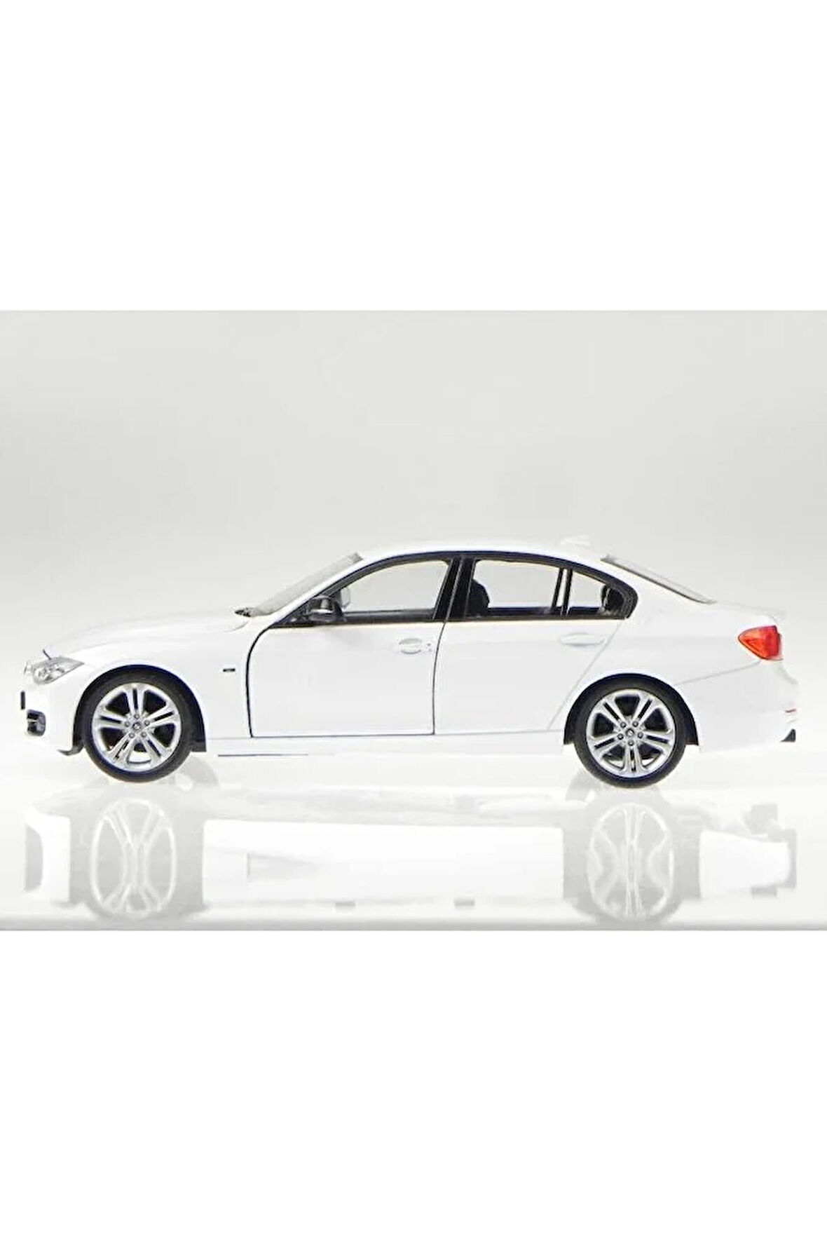 BMW 335i 1/24 Model Araba