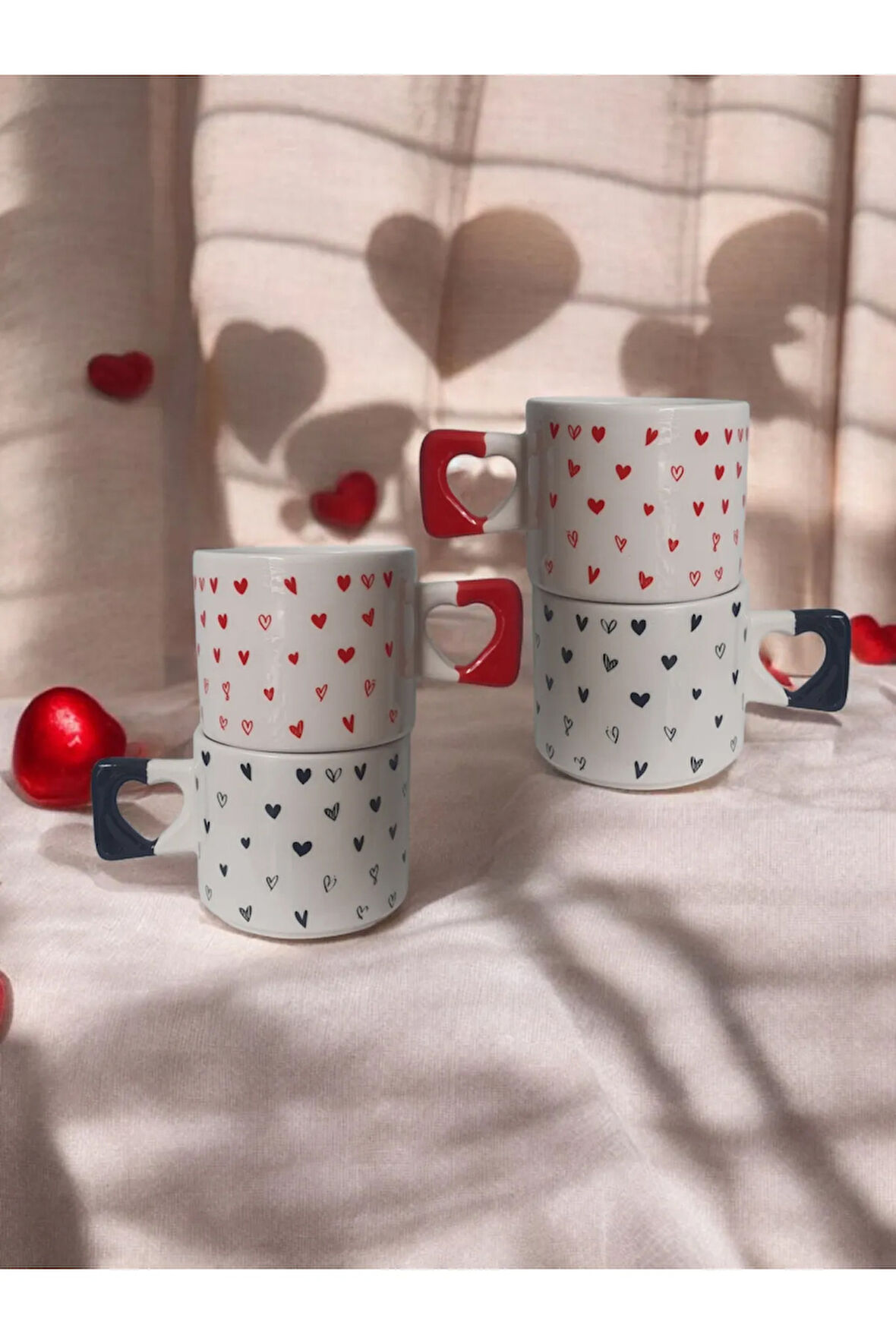 4 lü Siyah Kırmızı Minik Kalpler Çizimli El Yapımı Doğal Seramik Kalp Kupa / Mug - Çay&Kahve Fincanı