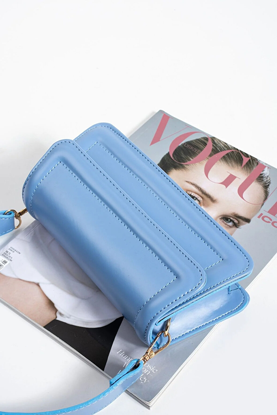 Kadın şık tasarımlı çapraz askılı  çantası