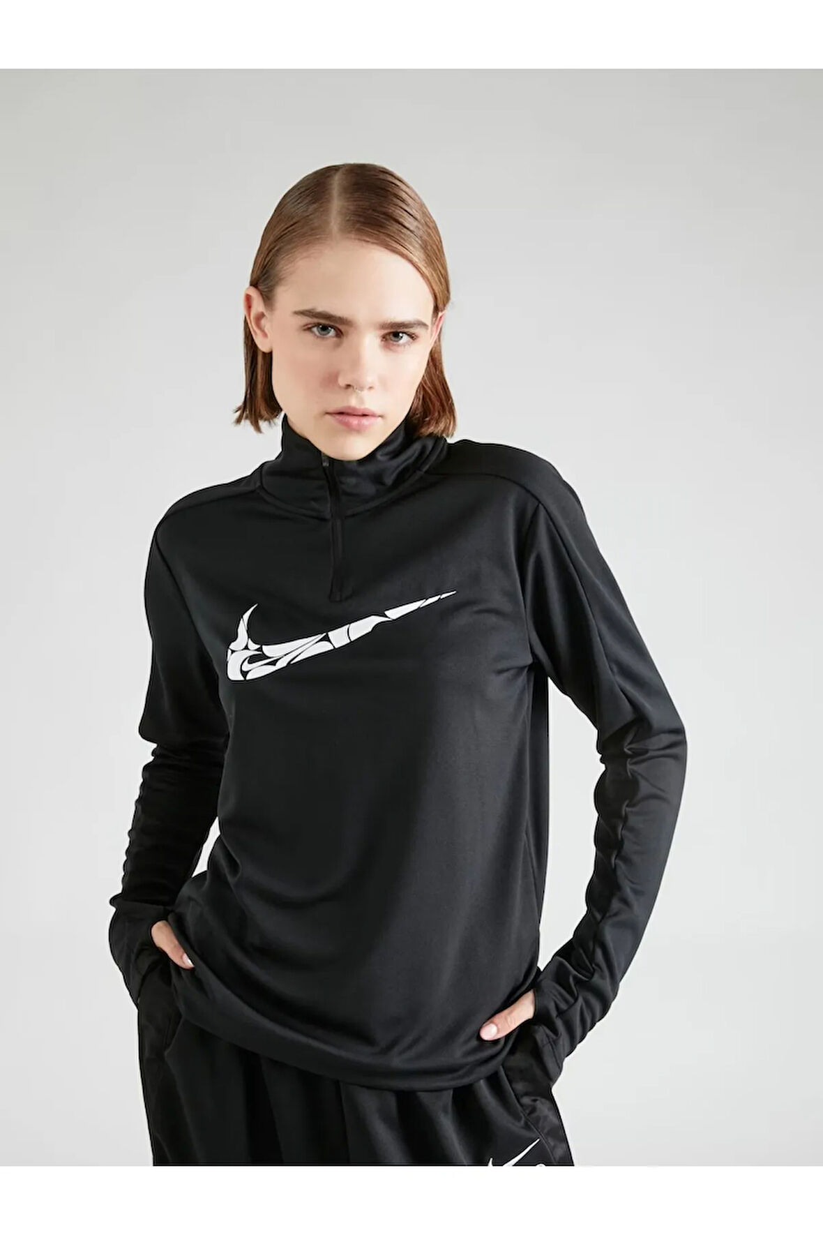 Swoosh Dri-FIT Çeyrek Fermuarlı Siyah Kadın Koşu Üst