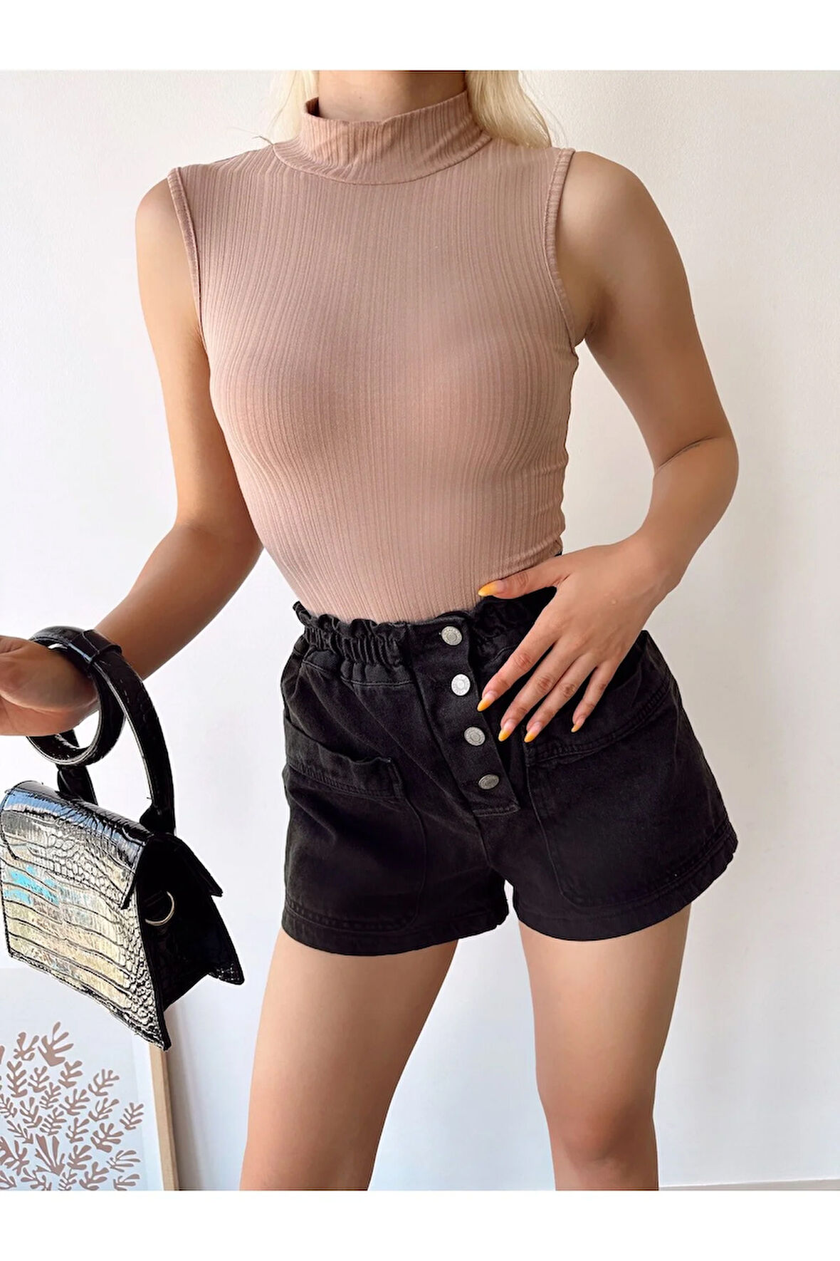 Kadın Bej Kolsuz Dik Yaka Kaşkorse Viskon Bluz