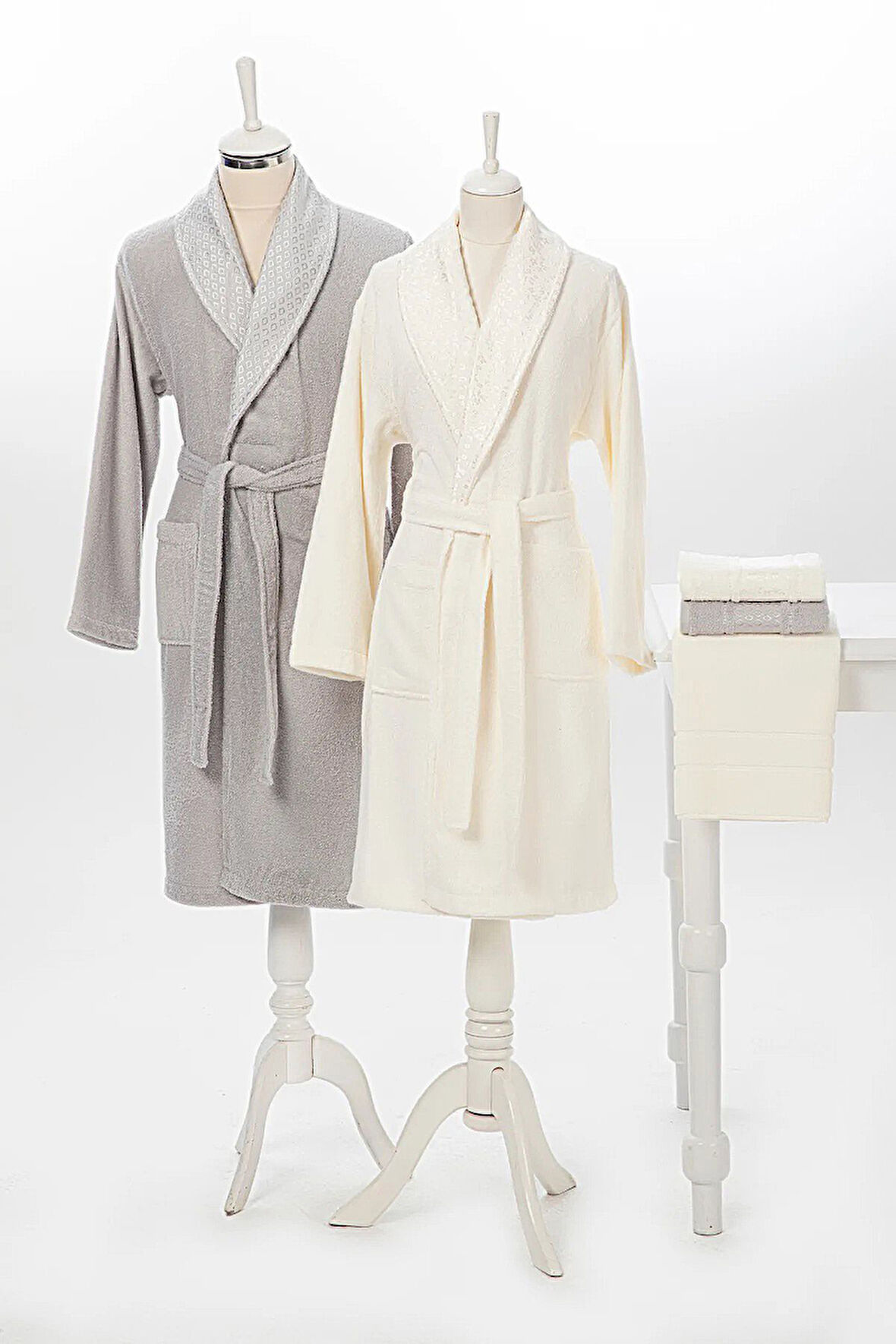 Camellia Gri Krem Aile Bornoz Seti Banyo Paspas 4542