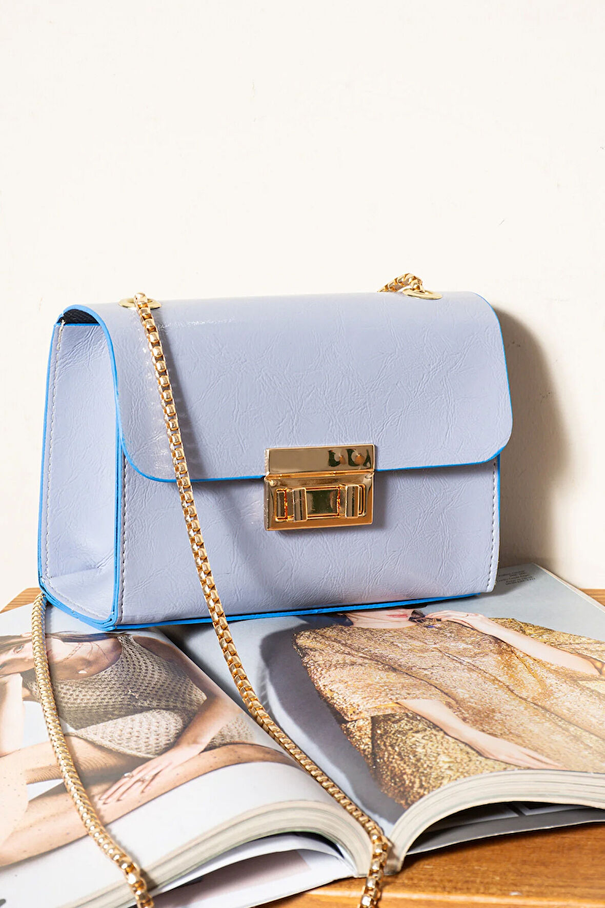 KADIN ÇAPRAZ ZİNCİR ASKILI OMUZ ÇANTASI