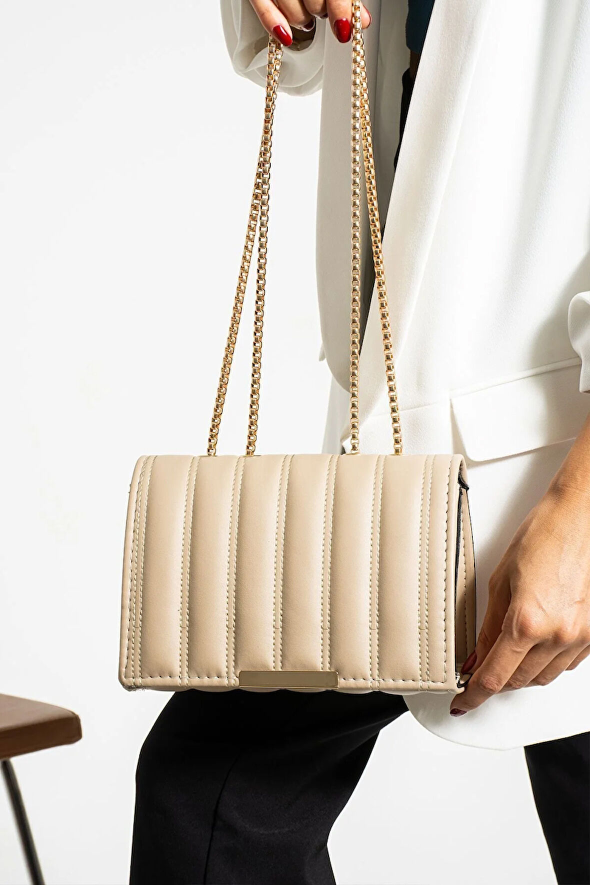 Zincir Askılı Mıknatıslı Omuz Ve El Çantası