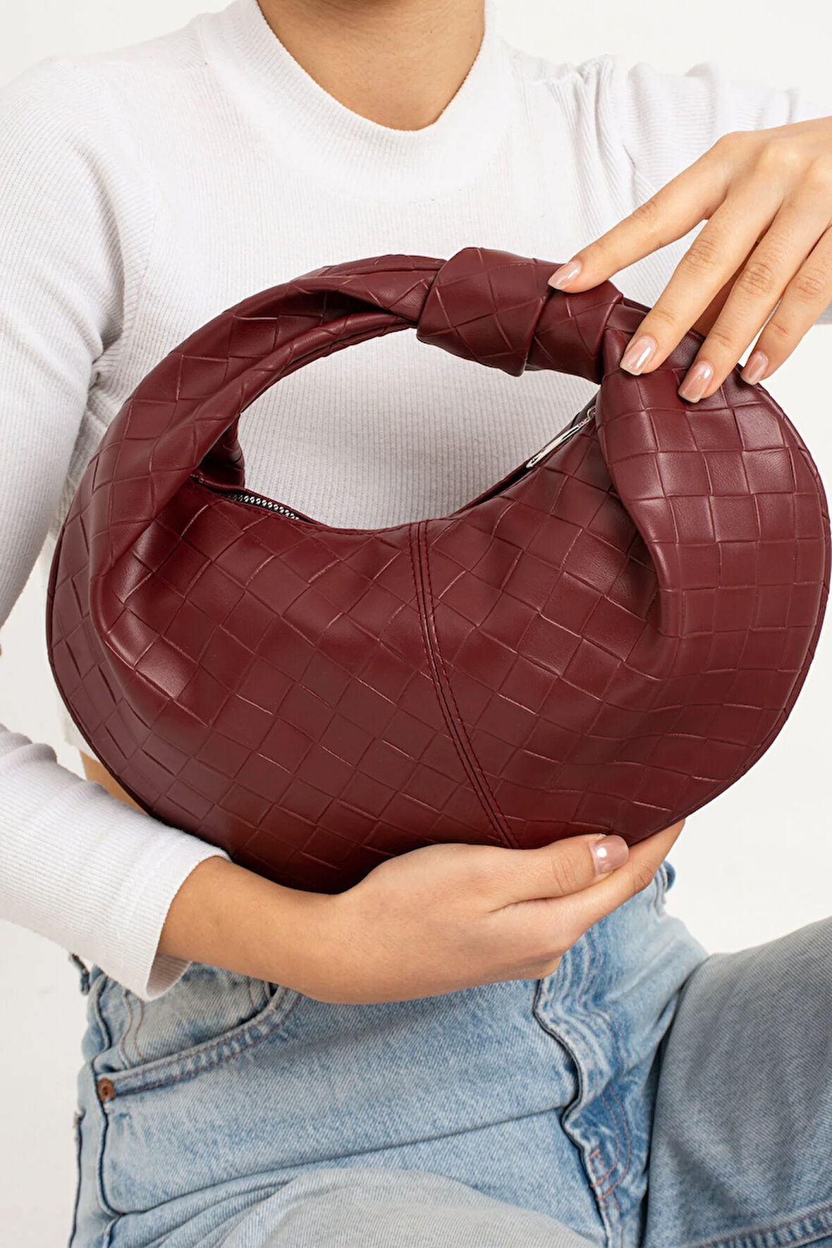Kadin  Mini Baget Dügüm Detaylı Fermuarlı El Çanta Örgü Desenli