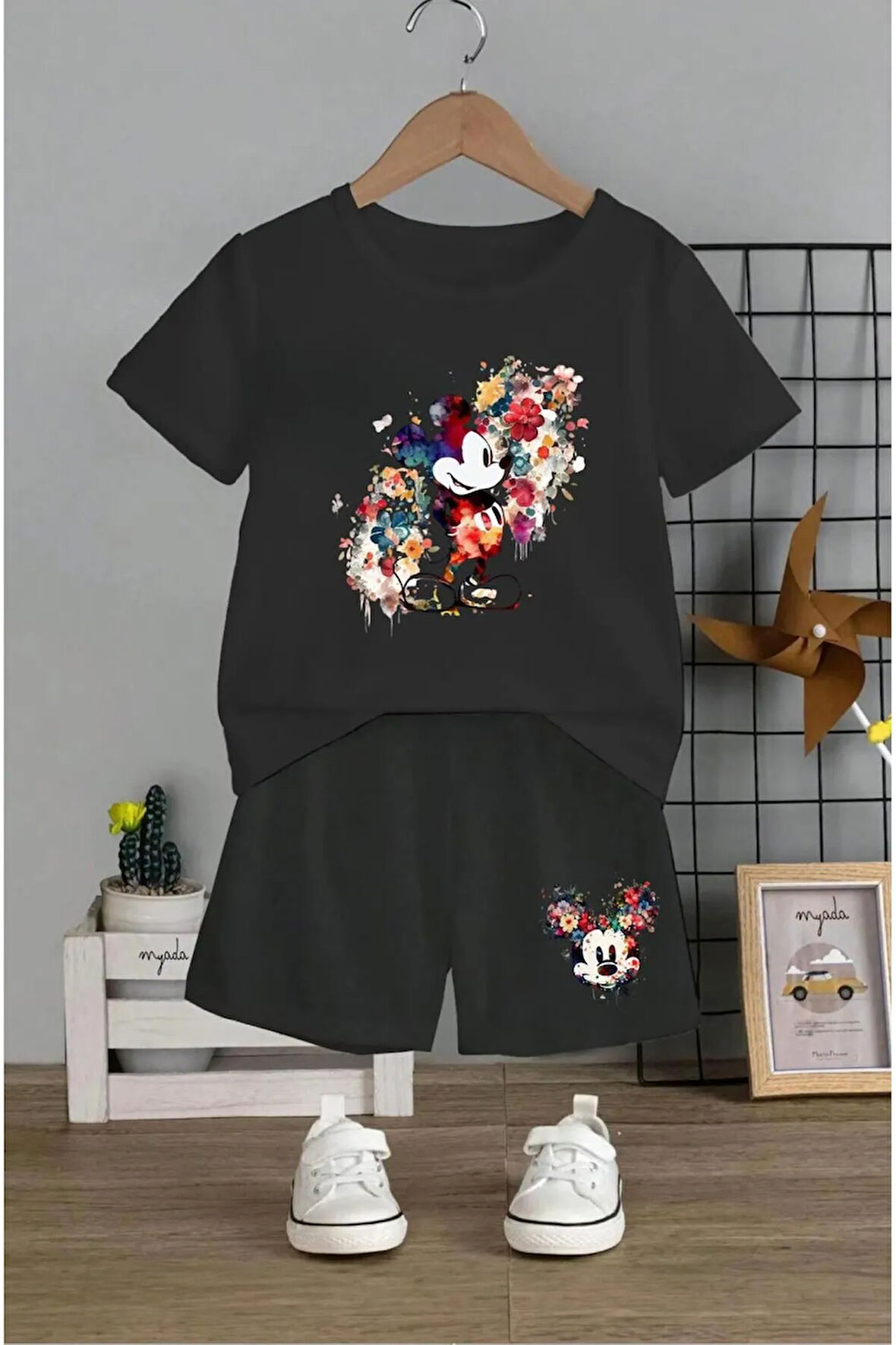 Çocuk Tasarım Mickey Mouse Çiçek Baskılı T-Shirt Şort Alt Üst Takım %100 Pamuk