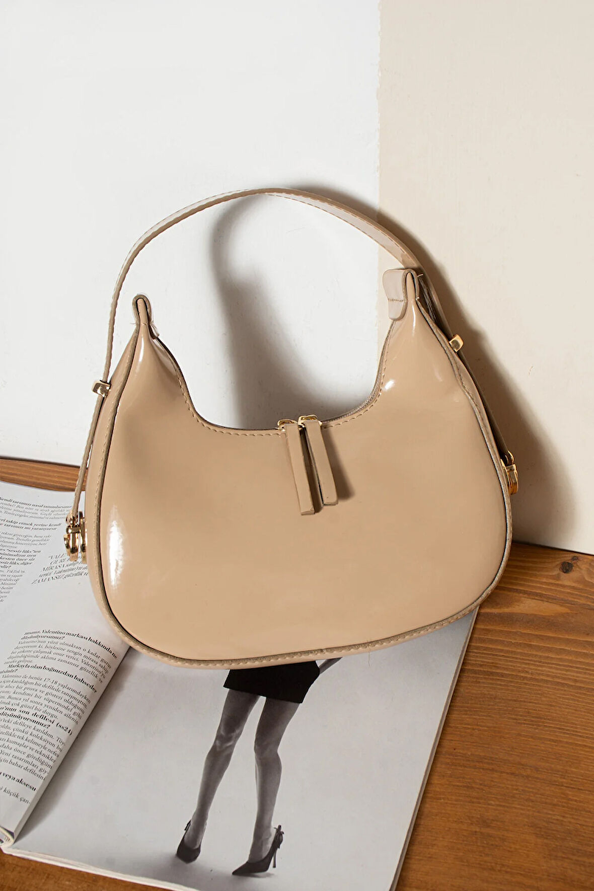 Rugan Özel Gold Metal Kilit Sistemli Askı Boyu Ayarlanabilir Kadın Omuz Çantası