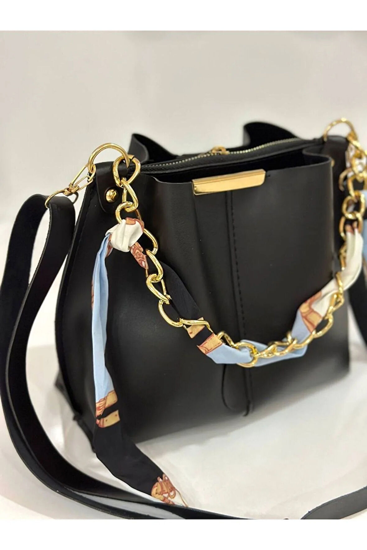 Kadın Fularlı Zincir Aksesuarlı Yumuşak Deri 3 Bölmeli El Kol Ve Omuz Çantası