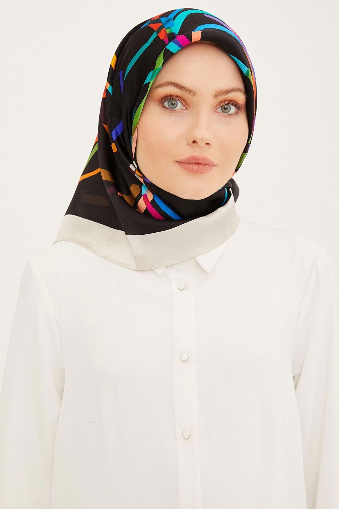 90 X 90 İpek Eşarp 8902d (sura)