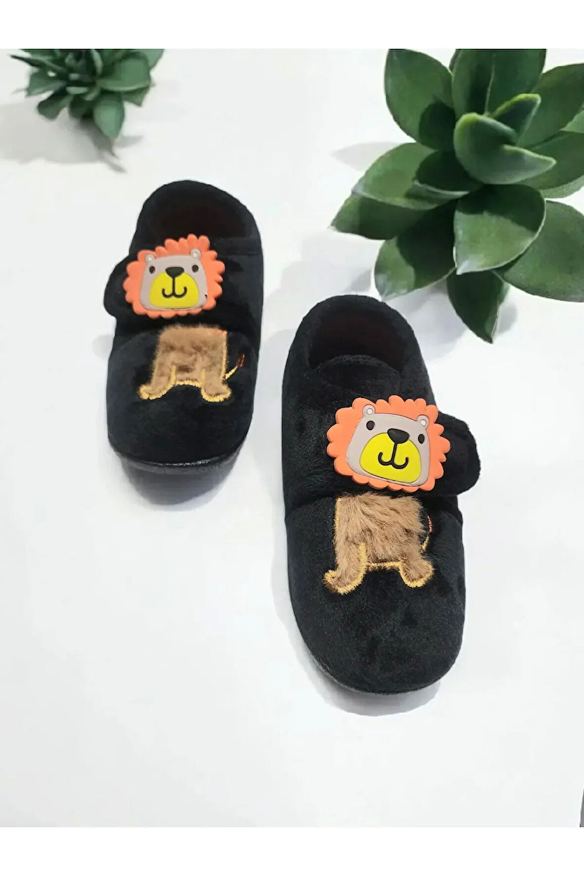 Gezer Erkek Çocuk Aslan Figürlü Kışlık Yumuşacık Ev Pandufu Cırtlı Siyah