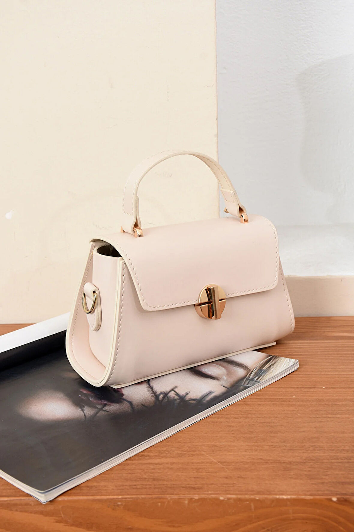 Lüks Tasarımlı Çapraz Askılı El ve Omuz Çantası