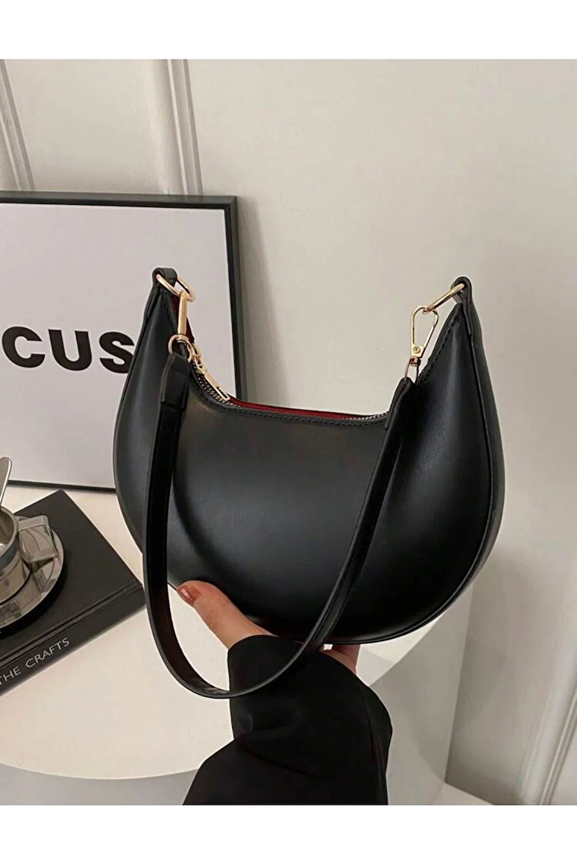 AY DİZAYNLI GÜNLÜK ŞIK TASARIMLI KADIN KOLTUK ALTI BAGET ÇANTA