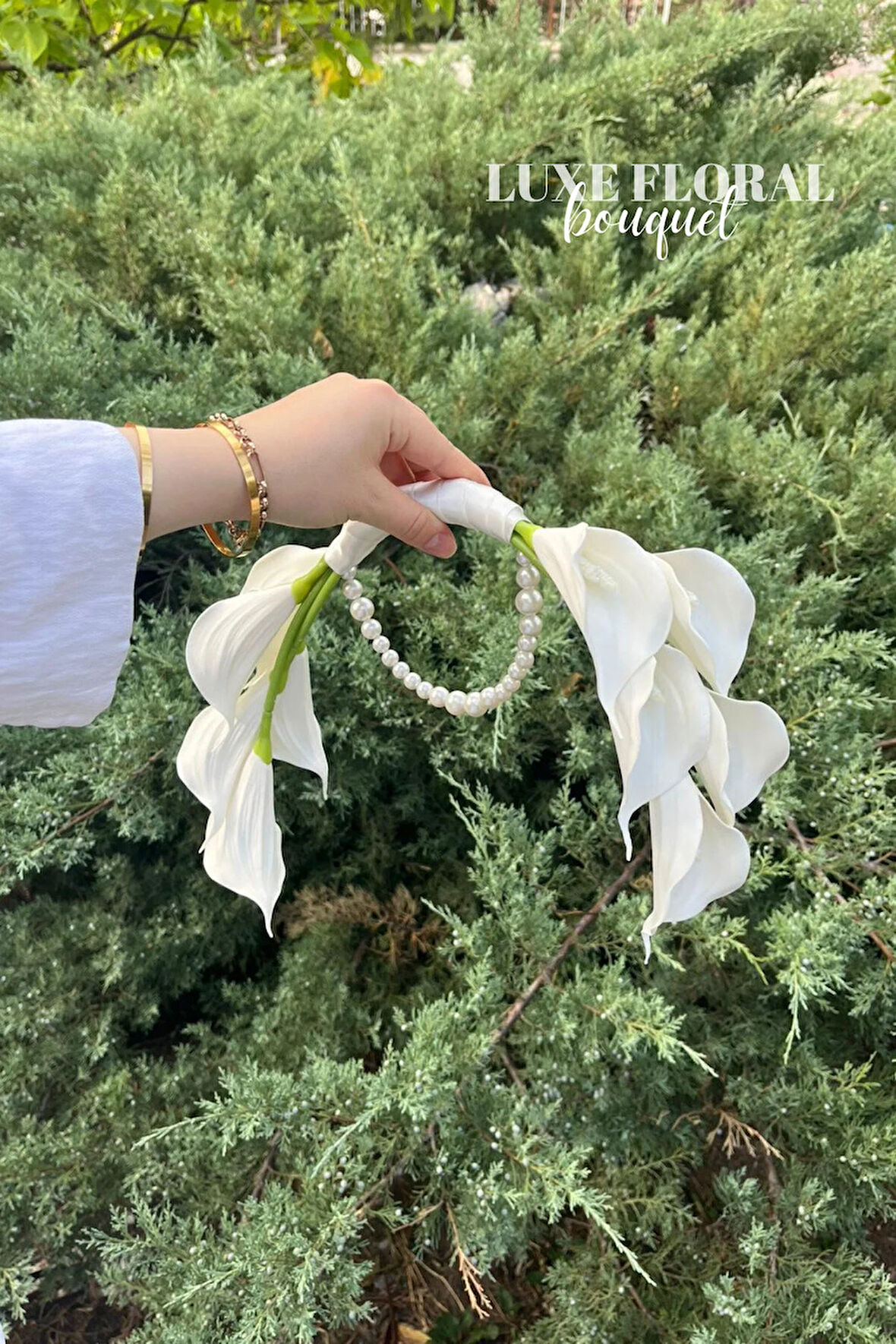 Trend Lüks İnci Detaylı 10 Adet Beyaz Gala Buketi – Özel Tasarım Gelin Buketi