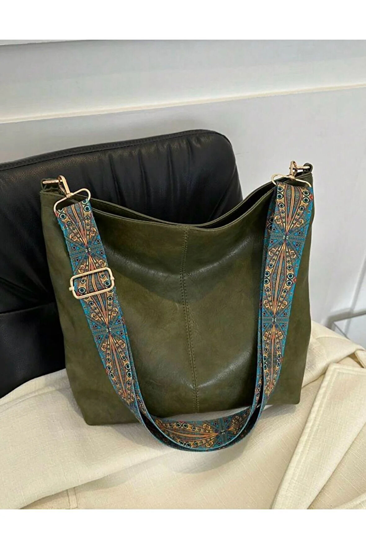 Kadın günlük hayatta kullandığımız en rahat çanta salaş yumuşak deri kolon askılı