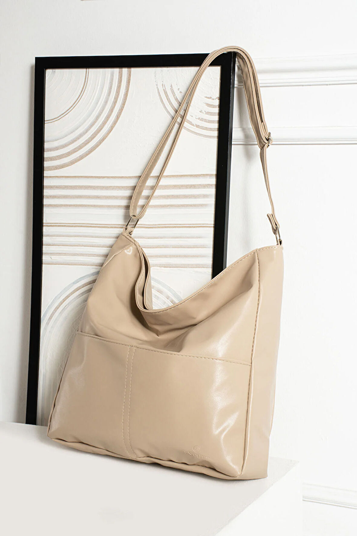 Kadın Modern Tasarımlı Geniş Hacimli  Kaliteli Deri Salaş Omuz Çantası