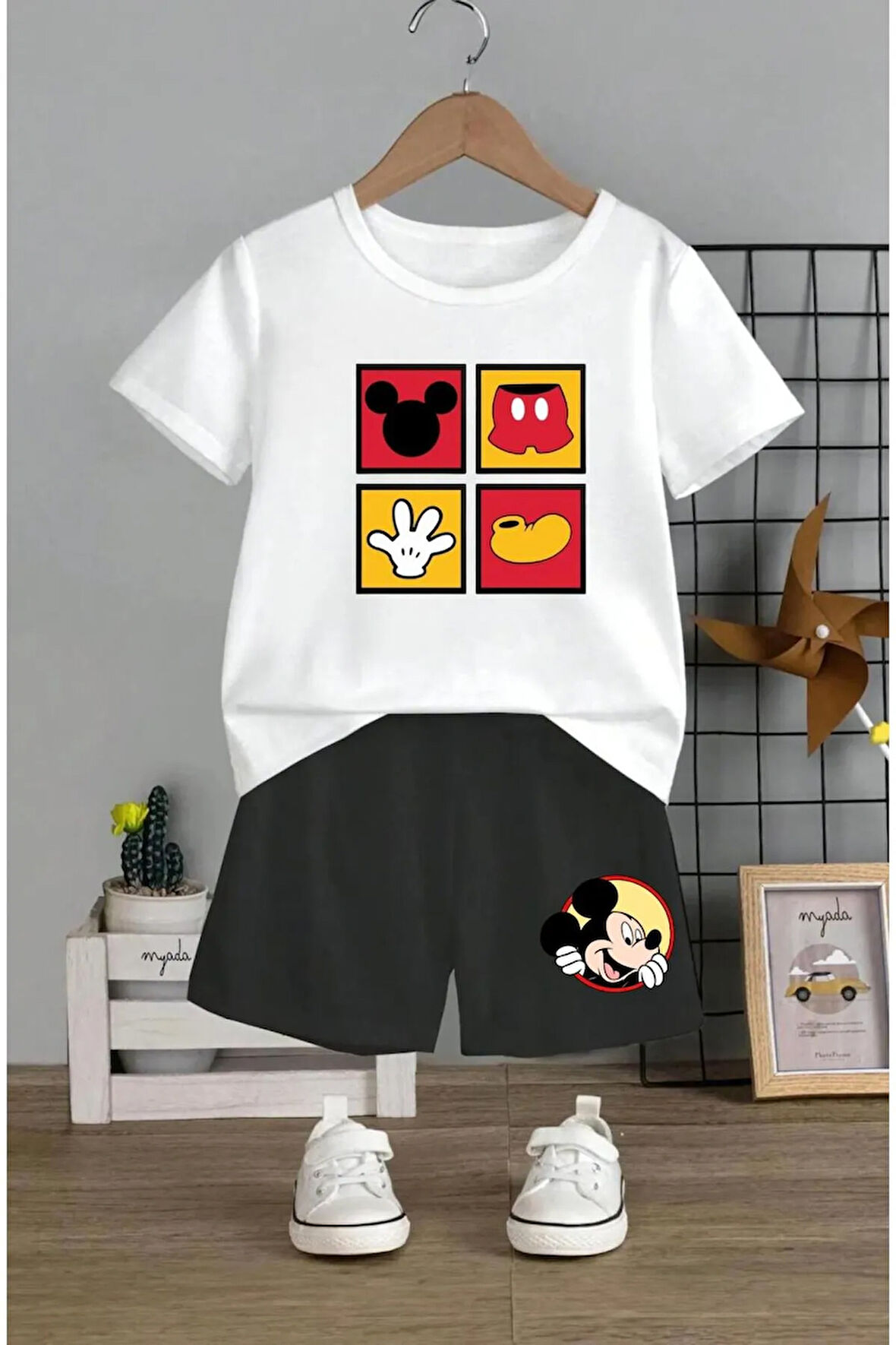 Çocuk Tasarım Mickey Mouse Karakter Baskılı T-Shirt Şort Alt Üst Takım %100 Pamuk
