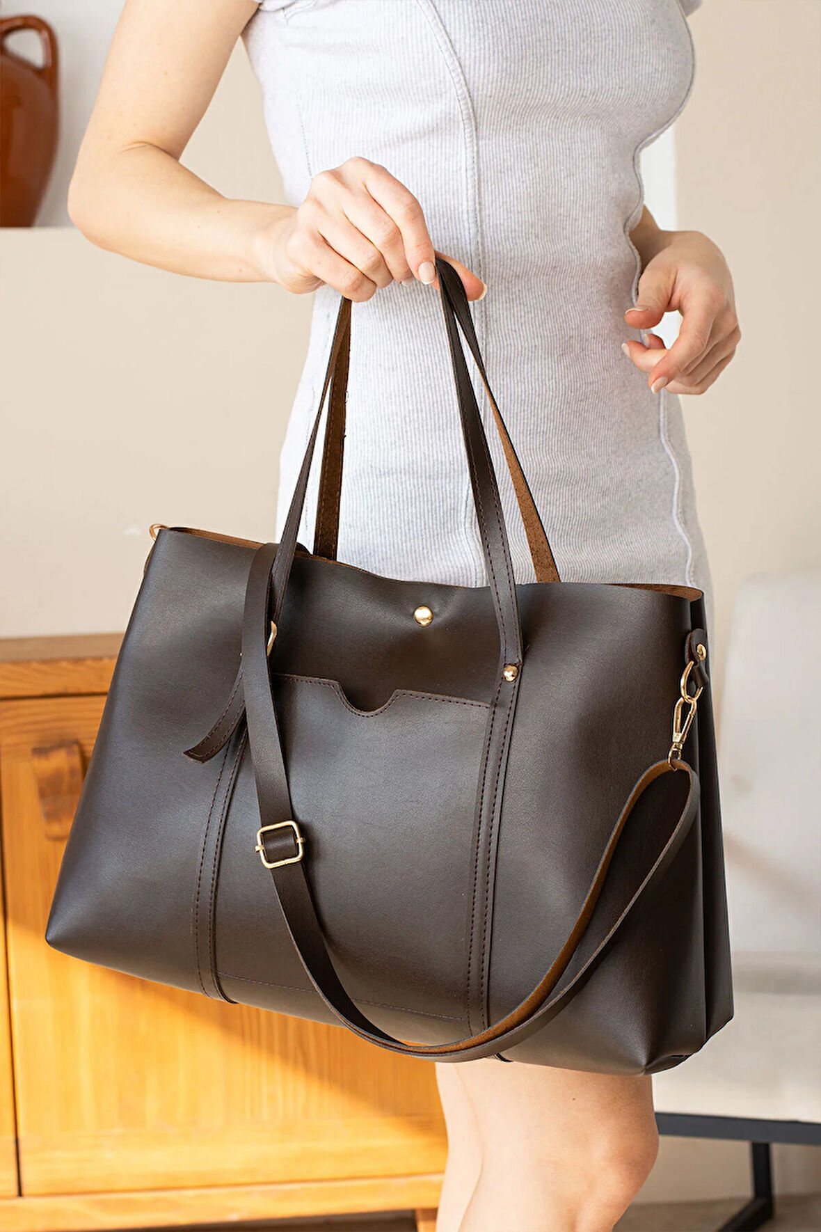 Kadın Çapraz Askılı Kaliteli Deri Büyük Çanta