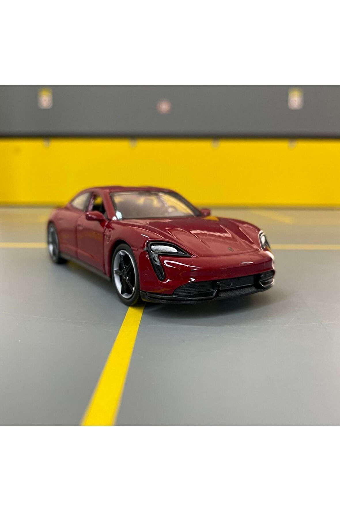 Porsche Taycan Turbo S 1/36 Ölçek Diecast Metal Model Araba Oyunca Araba