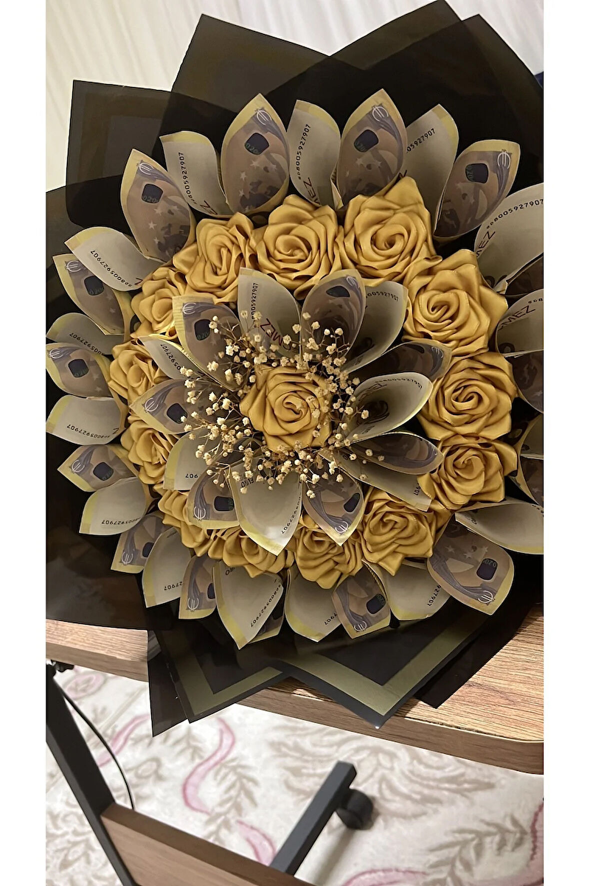 Eurolu saten gül buketi