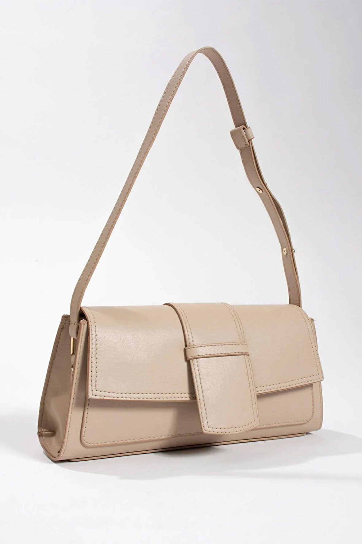 Kadın Kapaklı Dikdörtgen Çanta