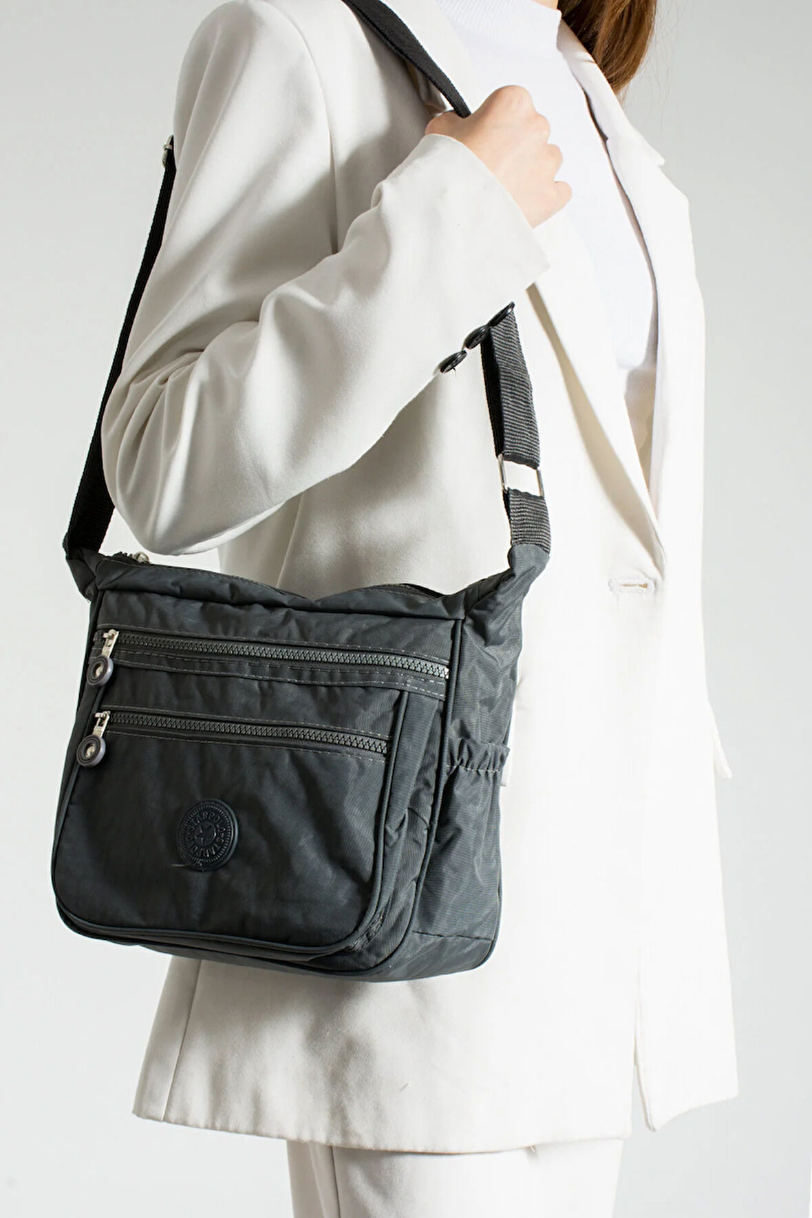 Çok Gözlü Su Geçirmez Kumaş Omuz Çantası