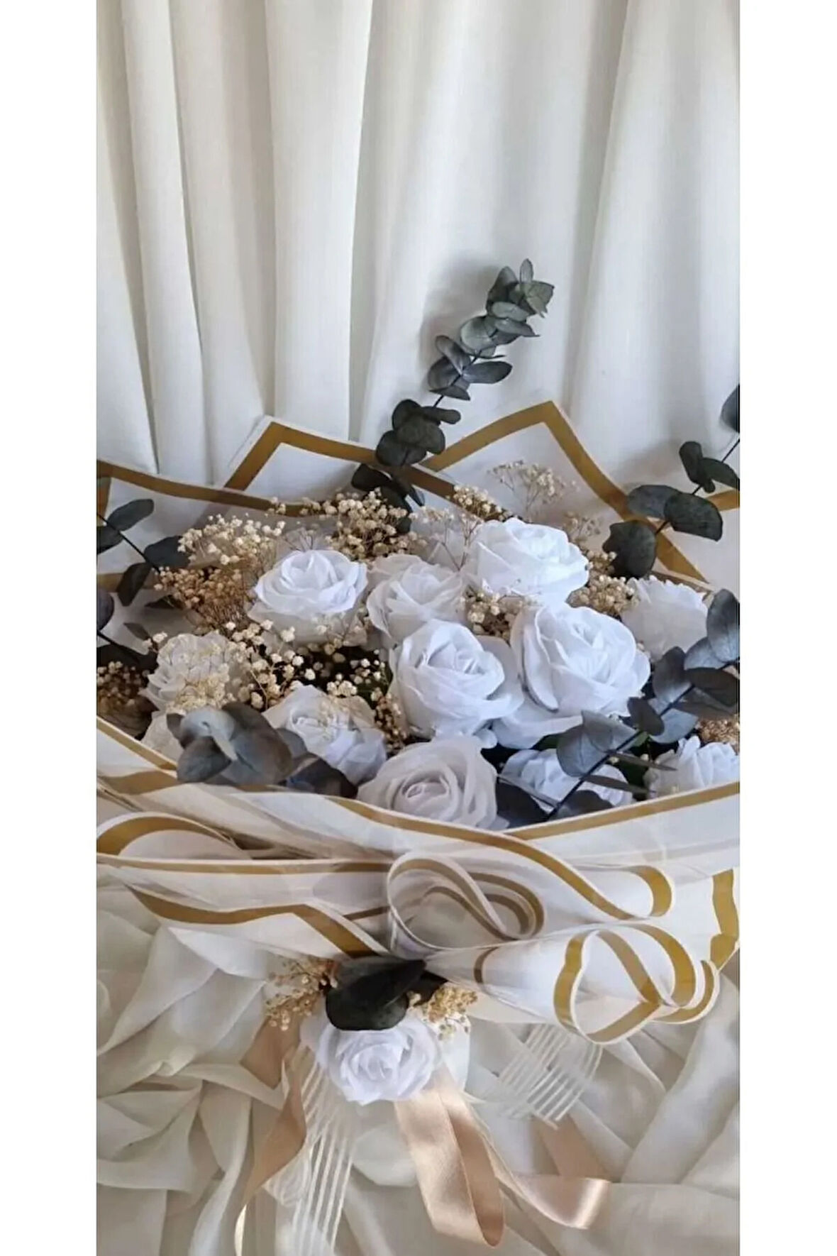 BEYAZ GÜL ÖZEL SÜSLEMELİ OKALİPTUSLU KIZ İSTEME SÖZ NİŞAN KINA ÇİÇEĞİ