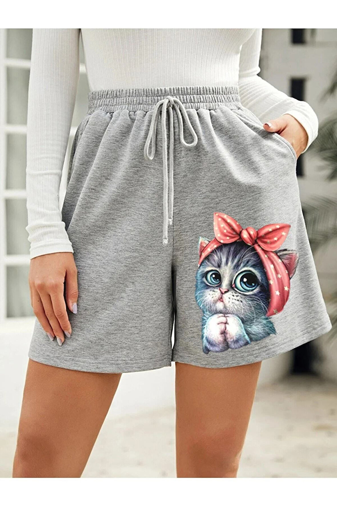 Minik Sevimli Kedi Baskılı Şort