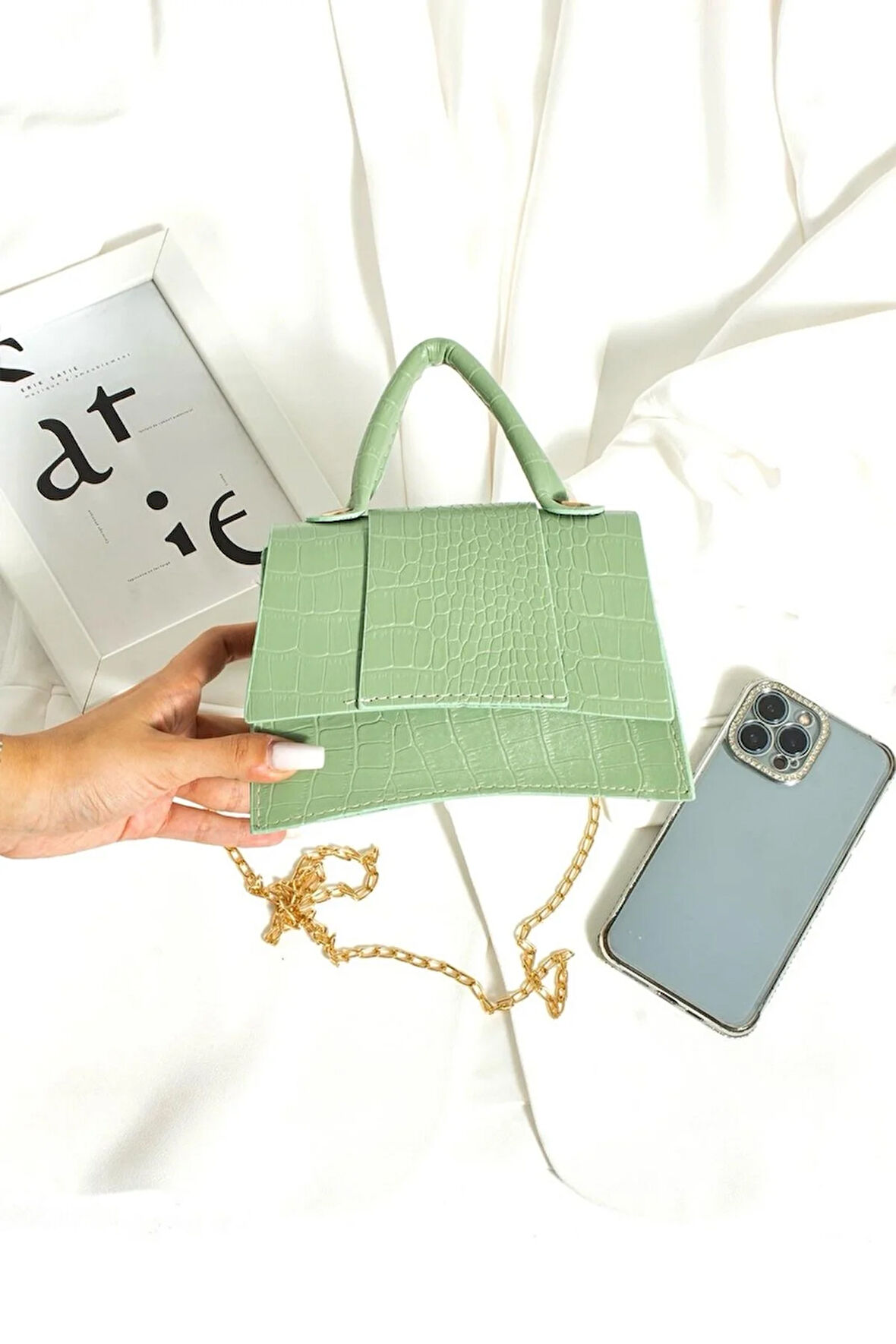 Kadın el ve omuz çantası zincir askılı kroko deri