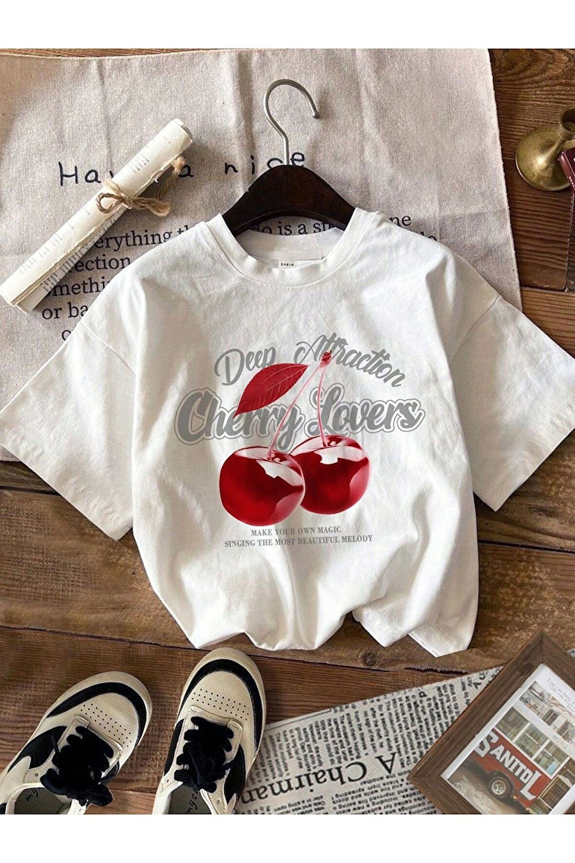 UNISEX OVERSIZE CHERRY LOVERS BASKILI T-SHIRT