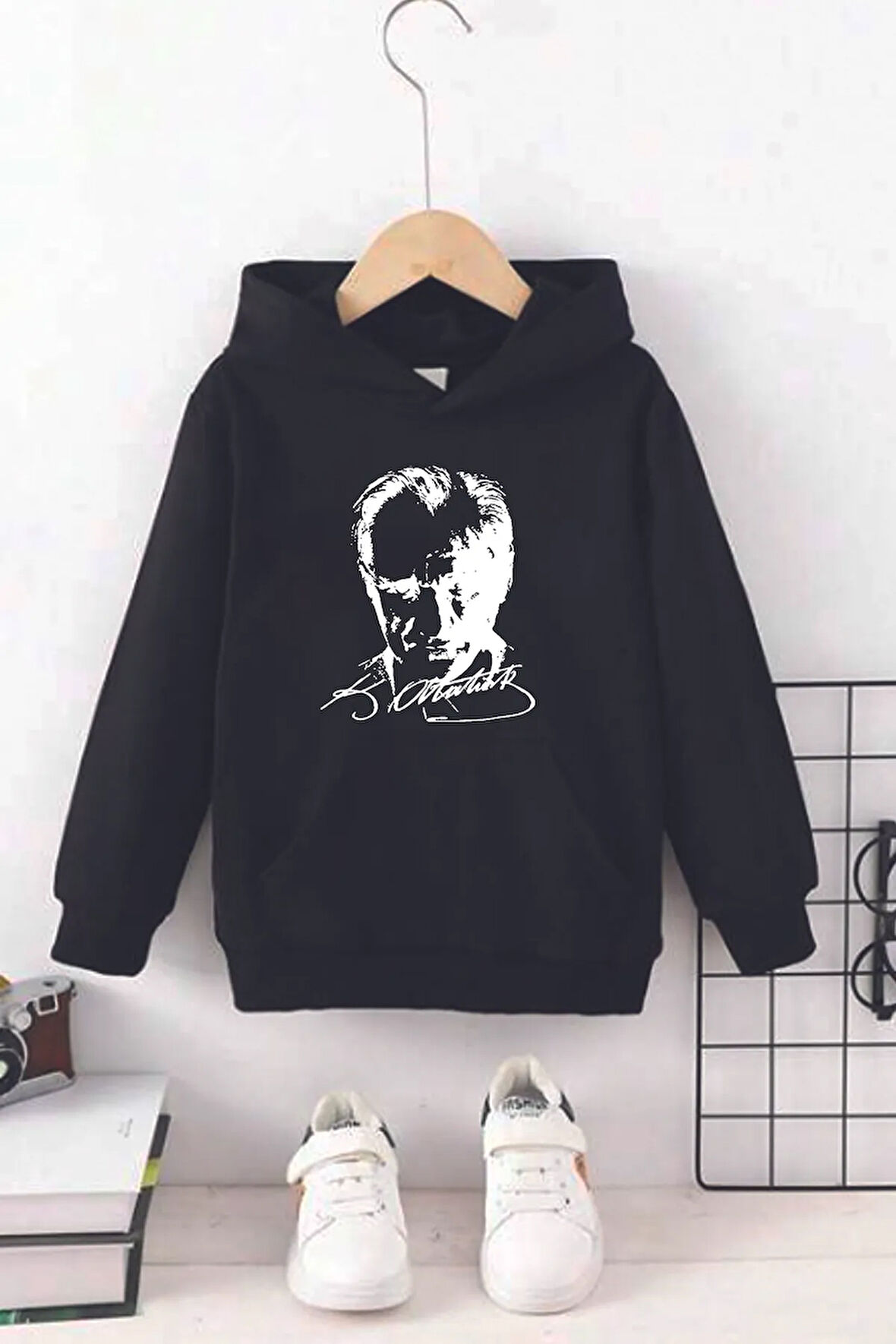 Atatürk Baskılı Kız/Erkek Çocuk Kapüşonlu Baskılı Sweatshirt