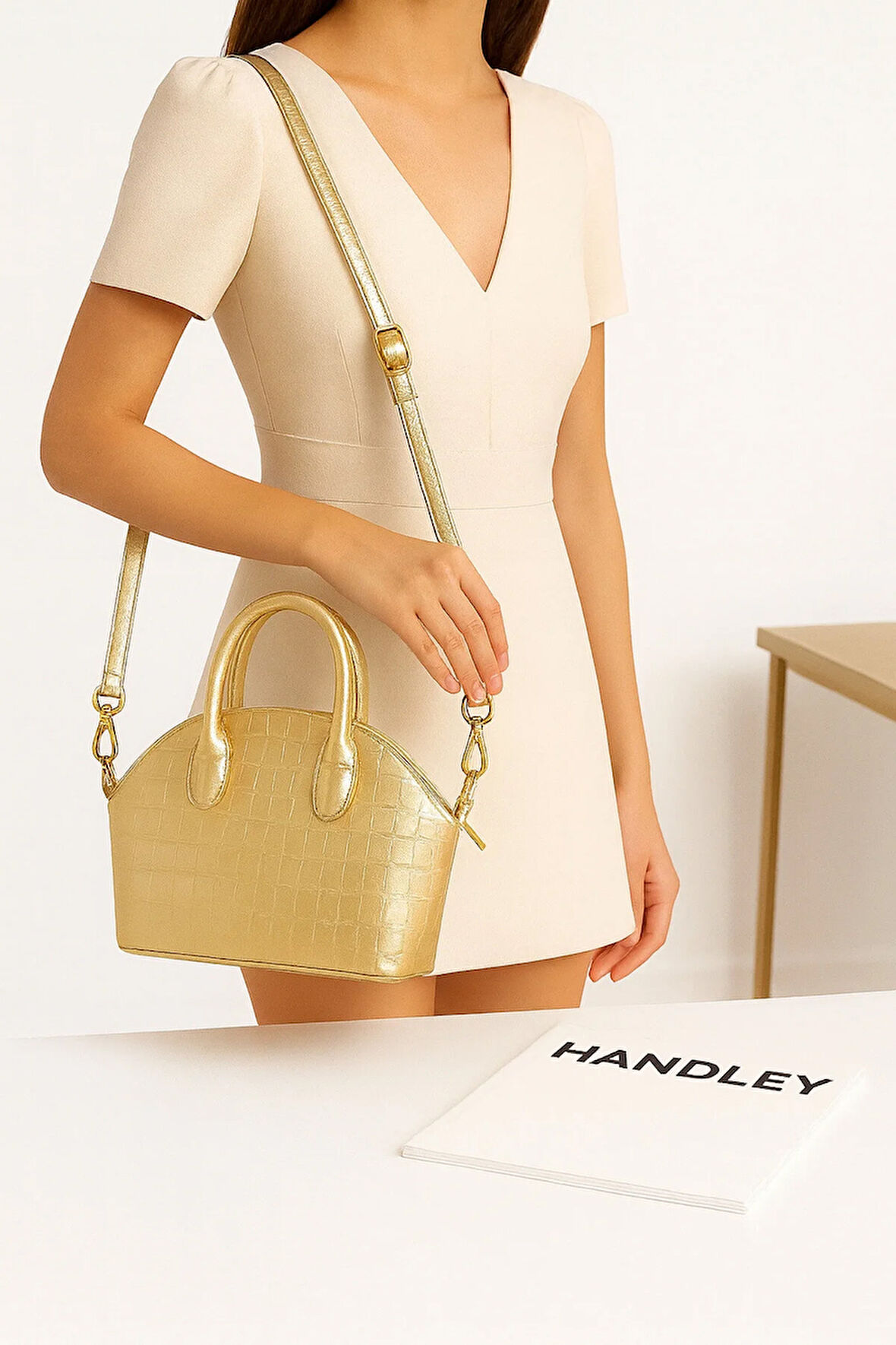 Kadın Parlak Mini Kroko Desen Çapraz Askılı El Ve Omuz Çantası